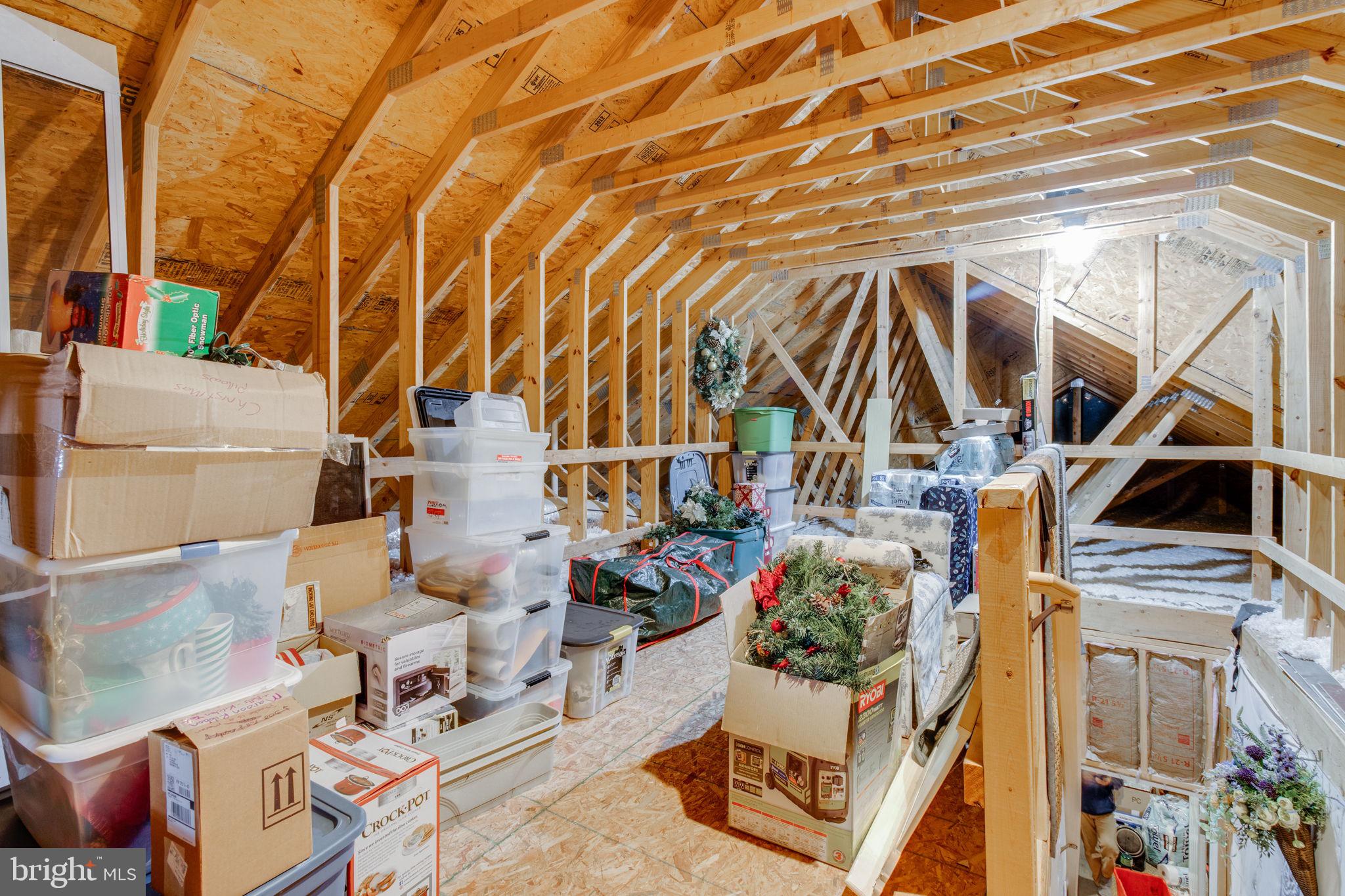 HOME TOWNE SQUARE - Residential