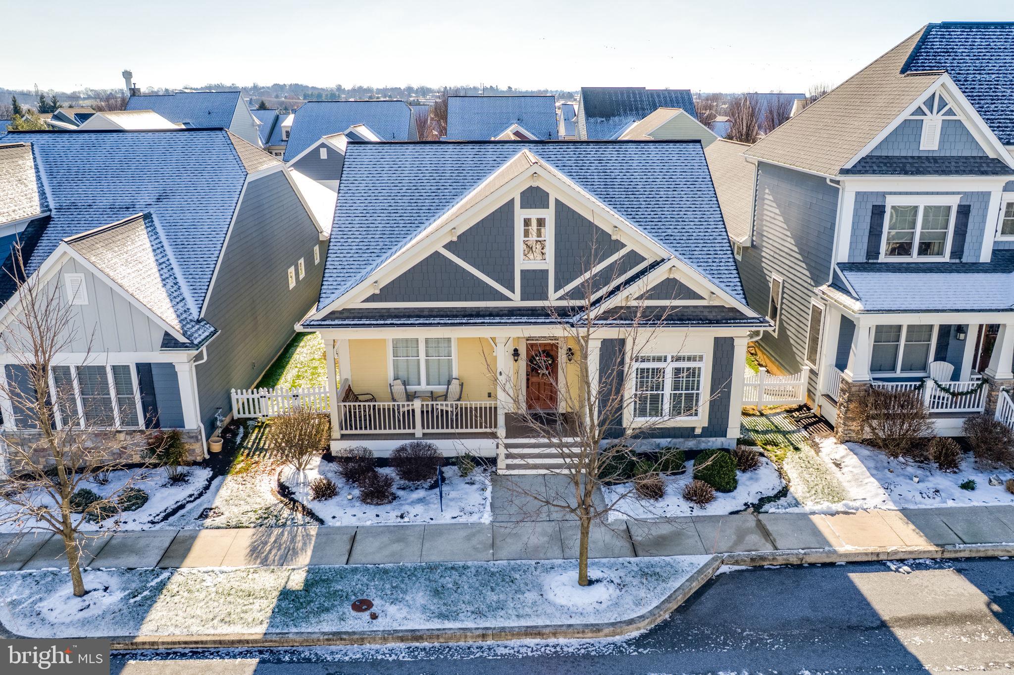 HOME TOWNE SQUARE - Residential