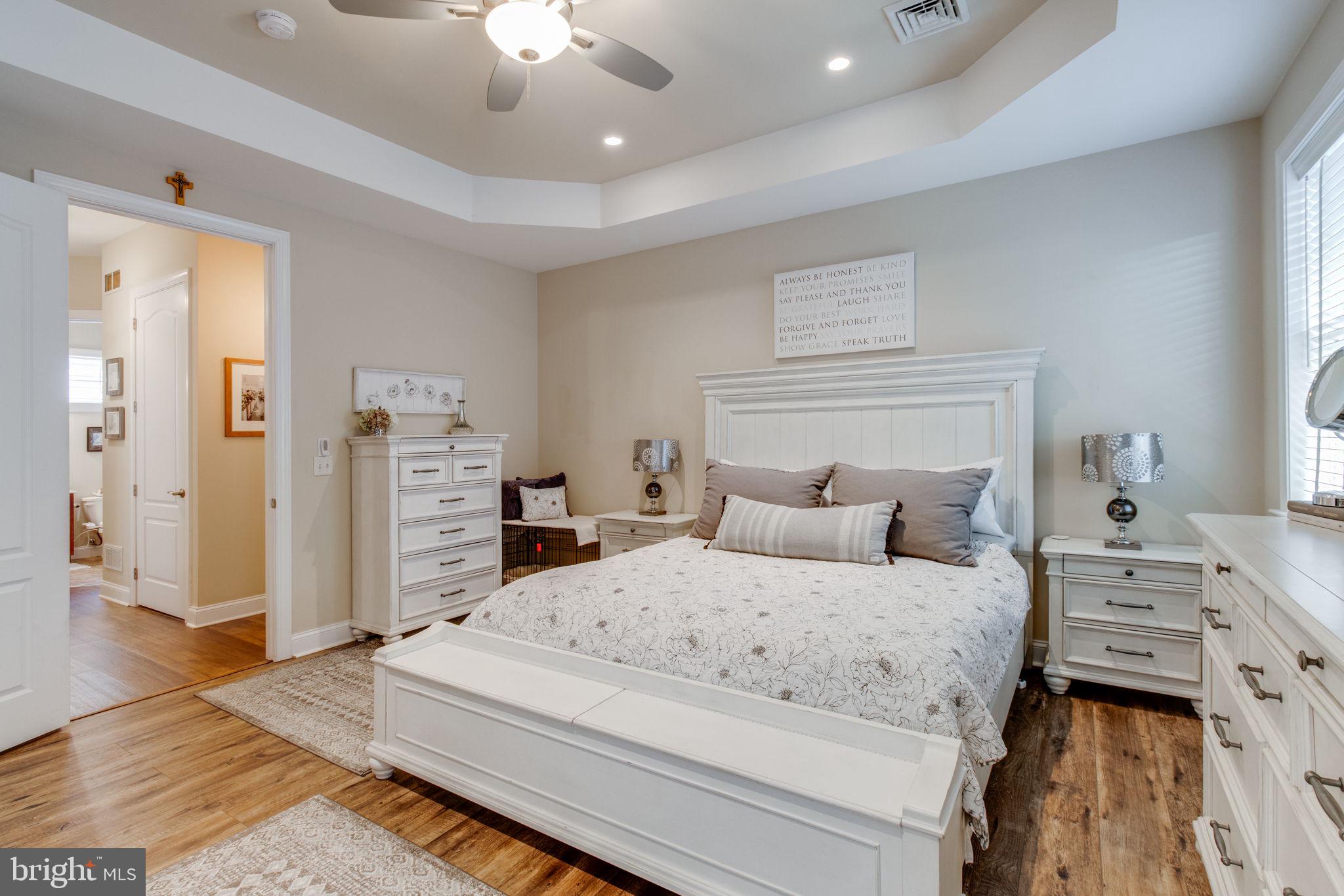 HOME TOWNE SQUARE - Residential