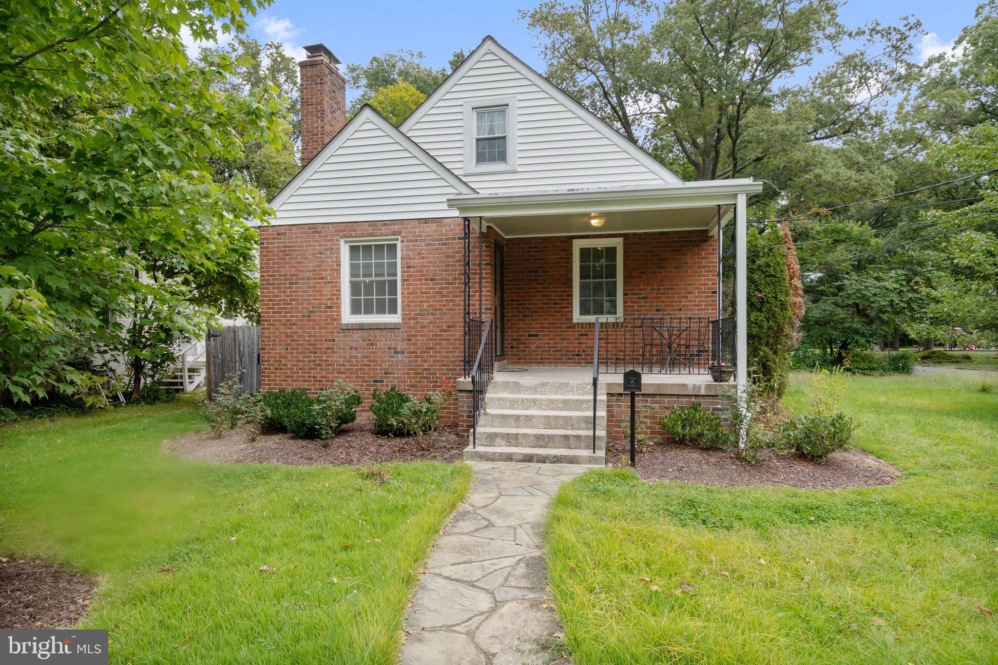 COLLEGE PARK - Residential Lease