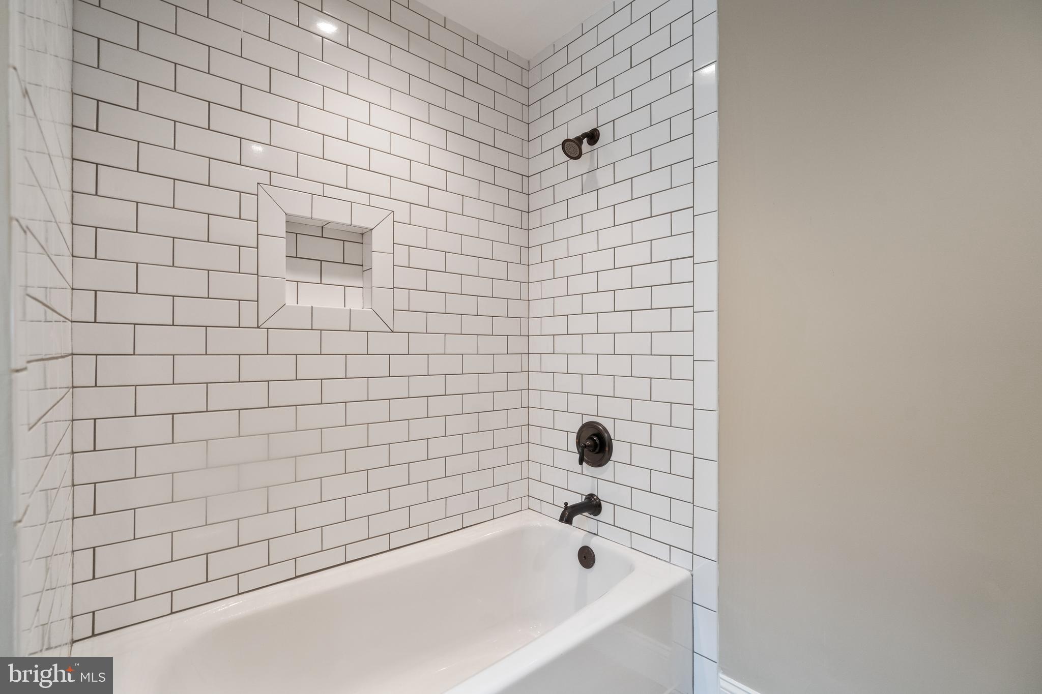 COLLEGE PARK - Residential Lease