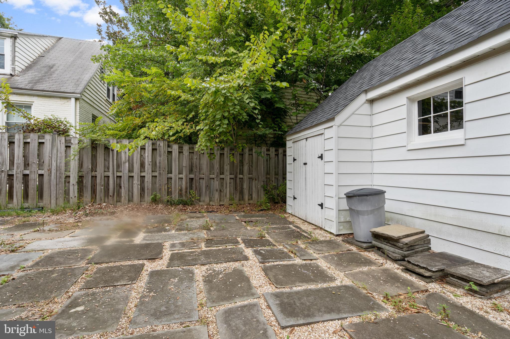 COLLEGE PARK - Residential Lease