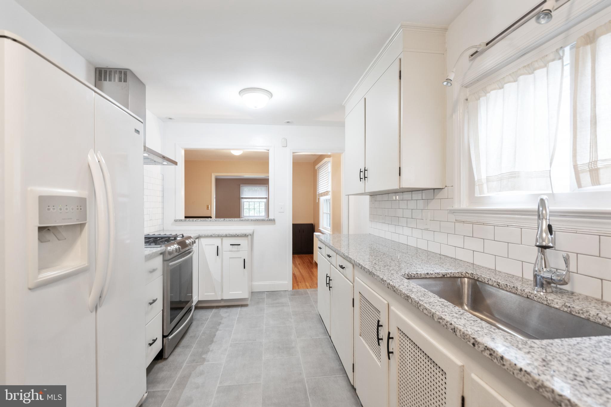 COLLEGE PARK - Residential Lease