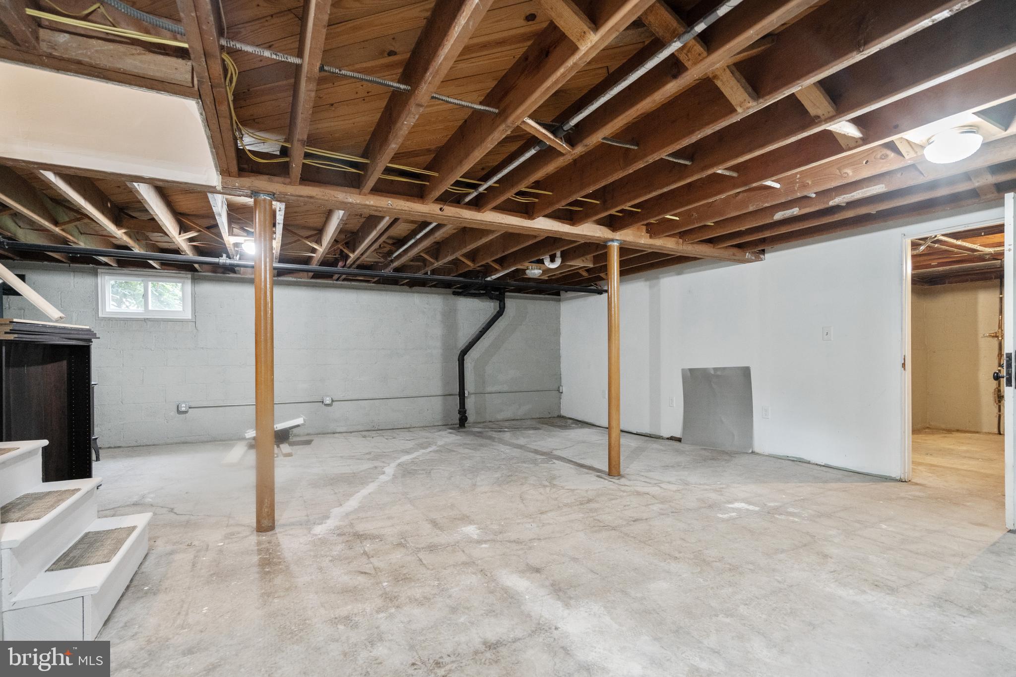 COLLEGE PARK - Residential Lease