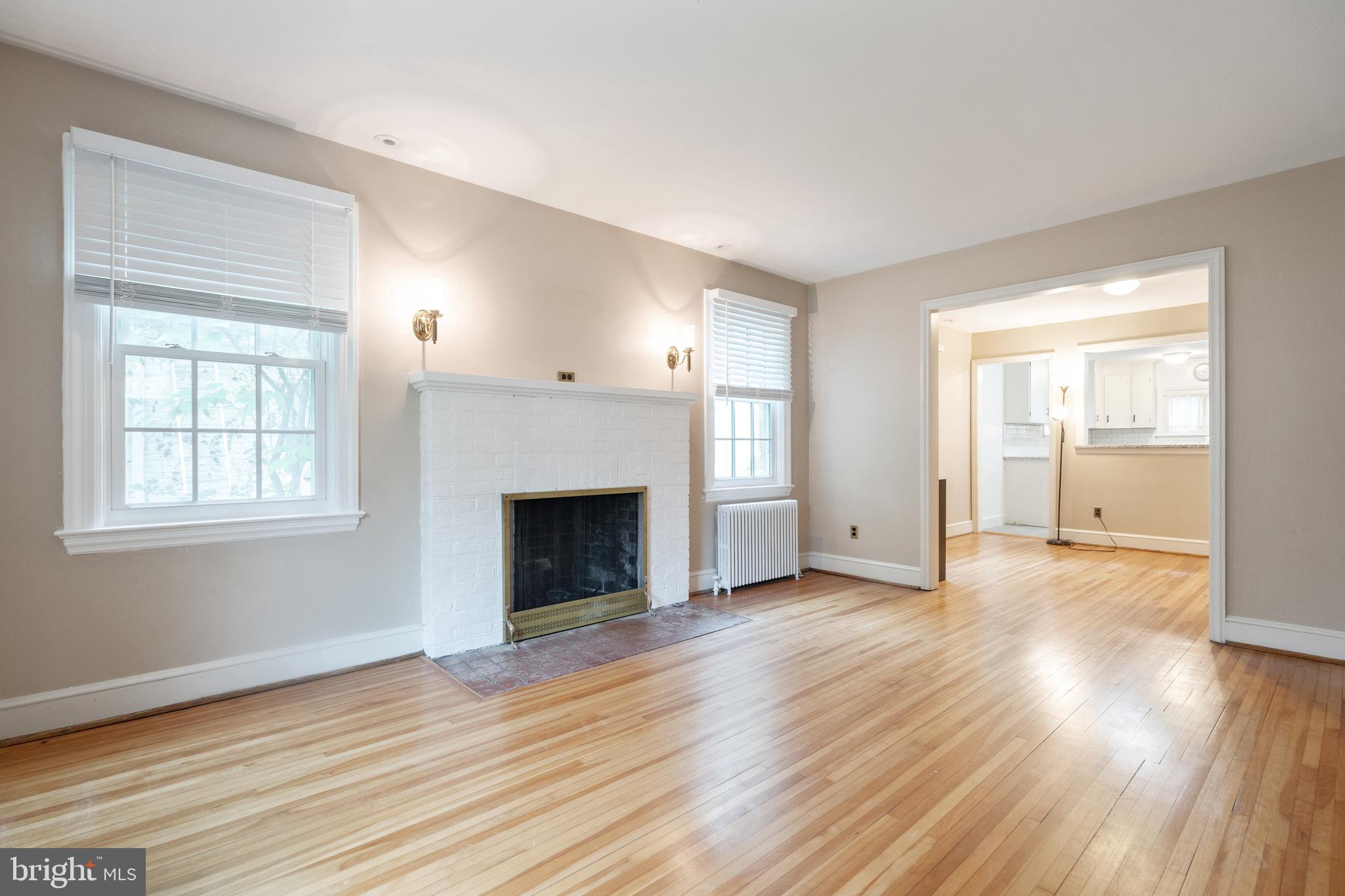 COLLEGE PARK - Residential Lease