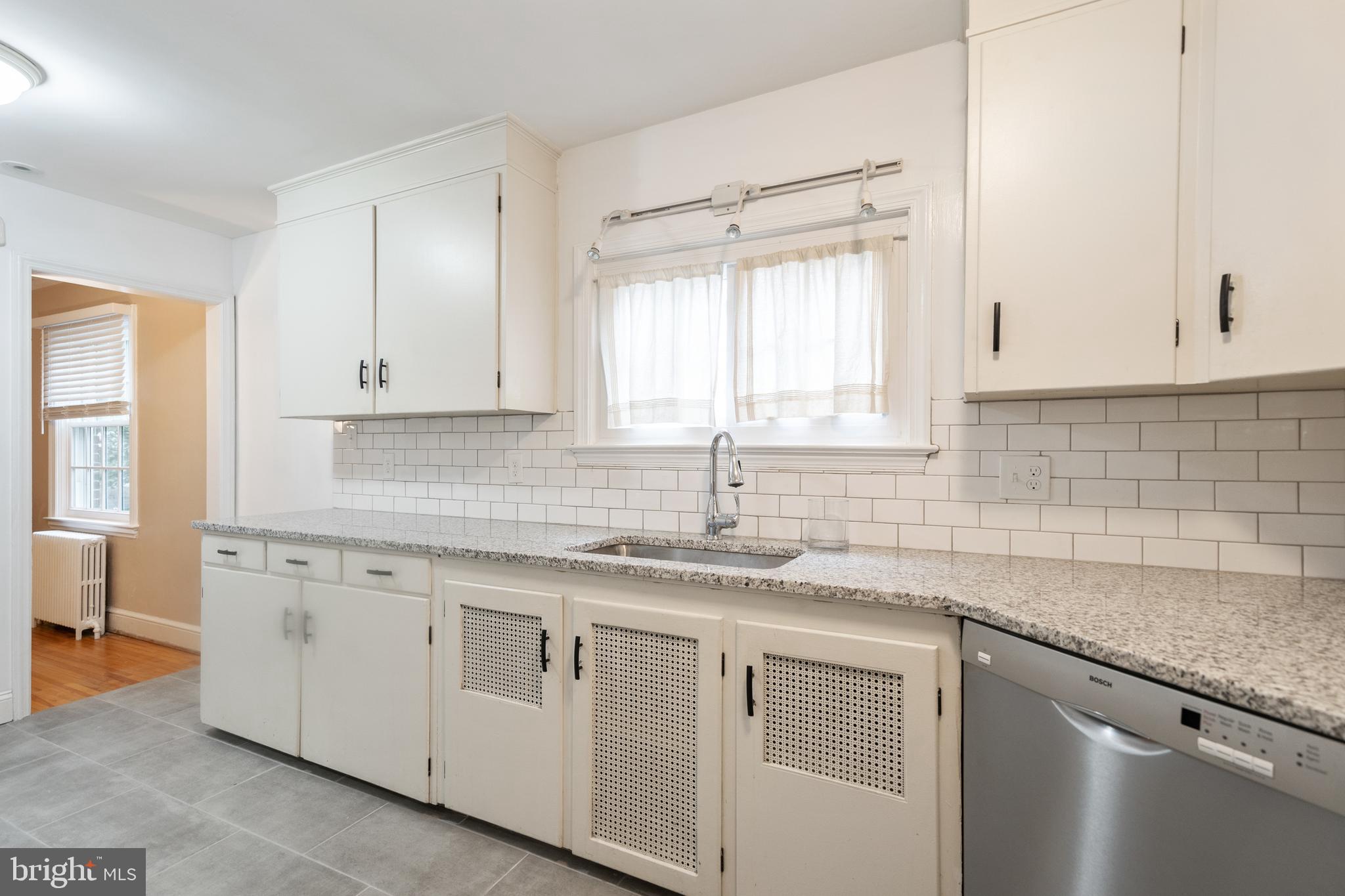 COLLEGE PARK - Residential Lease