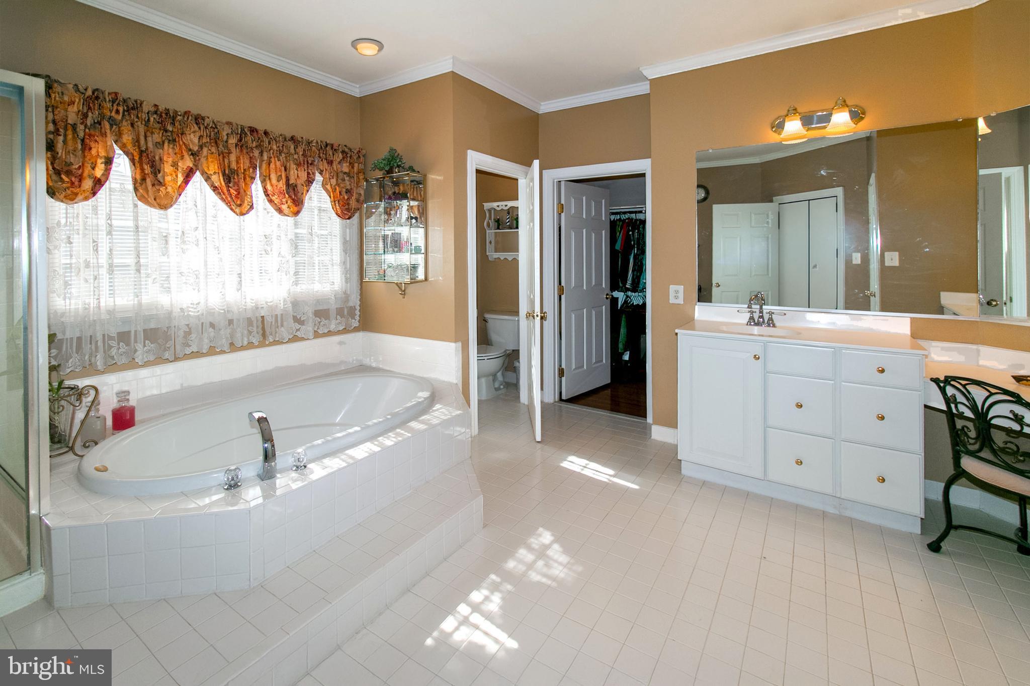 FAIR OAKS GLEN - Residential