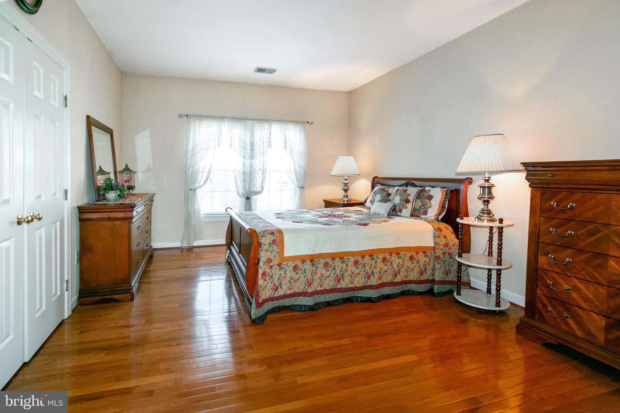 FAIR OAKS GLEN - Residential