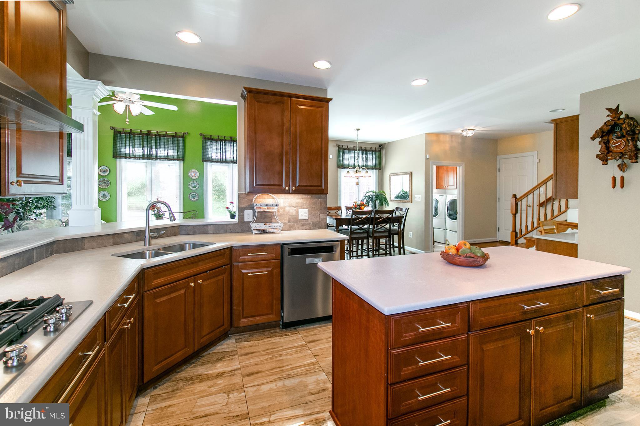 FAIR OAKS GLEN - Residential