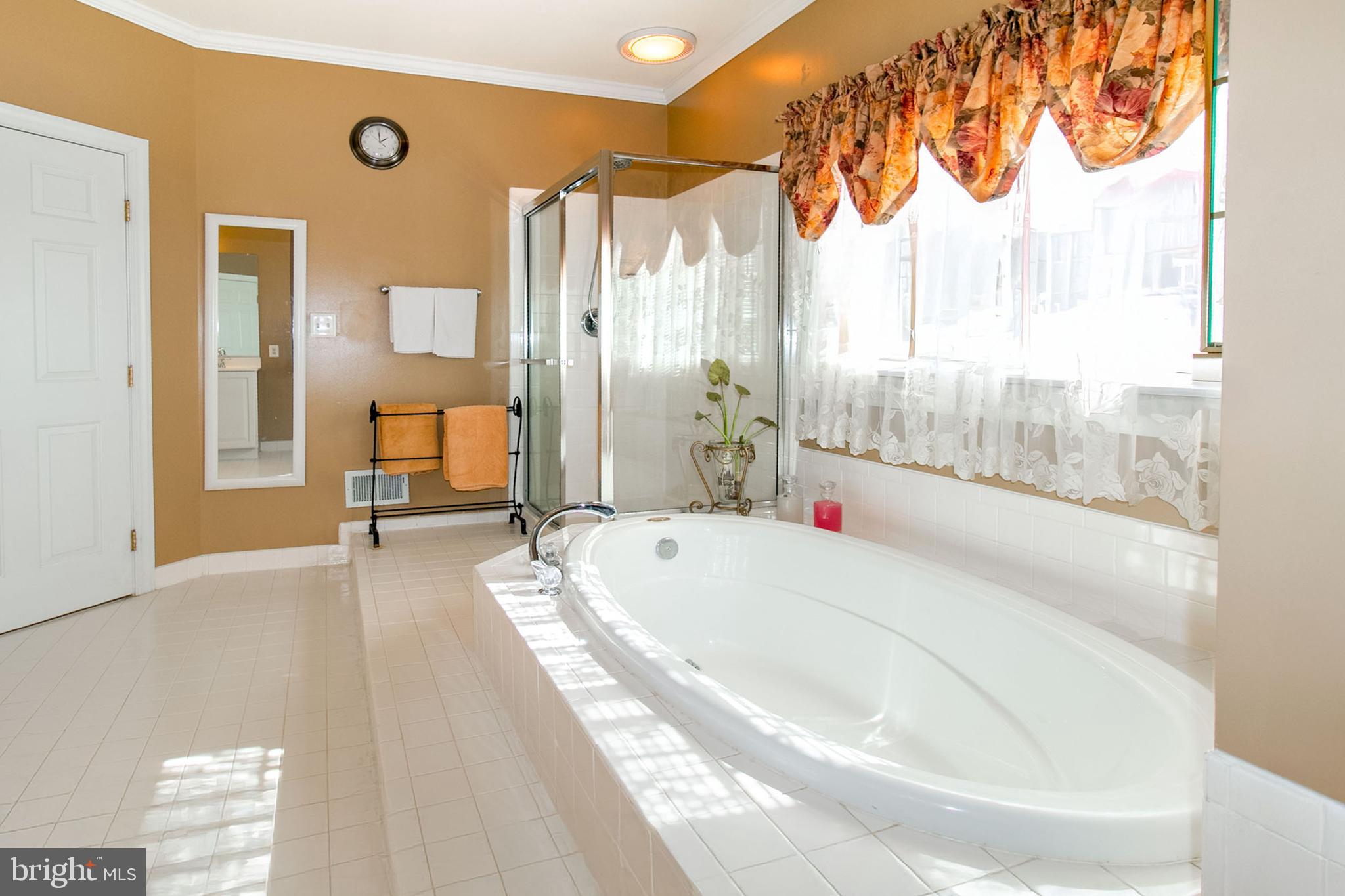 FAIR OAKS GLEN - Residential