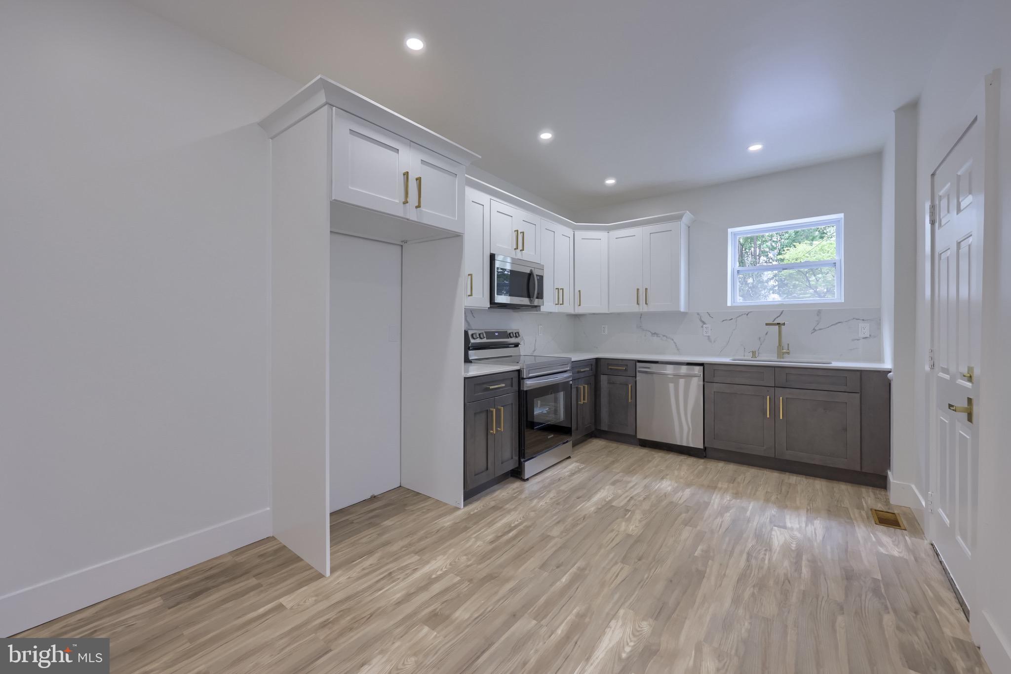 610 E MADISON STREET