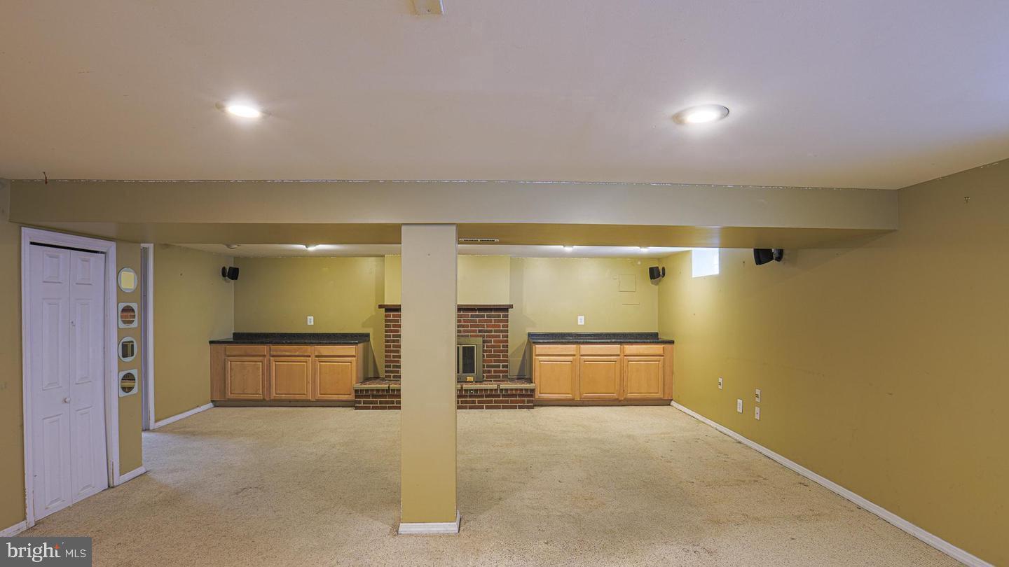 HARWOOD MANOR - Residential