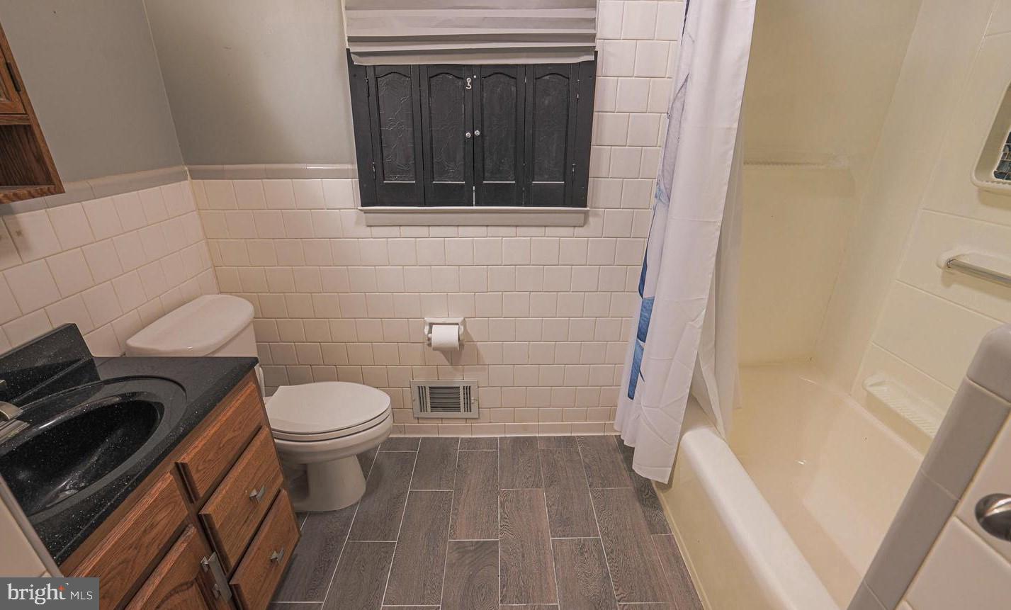 HARWOOD MANOR - Residential