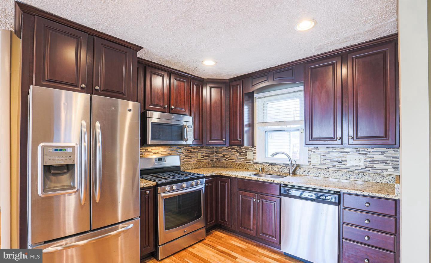 HARWOOD MANOR - Residential