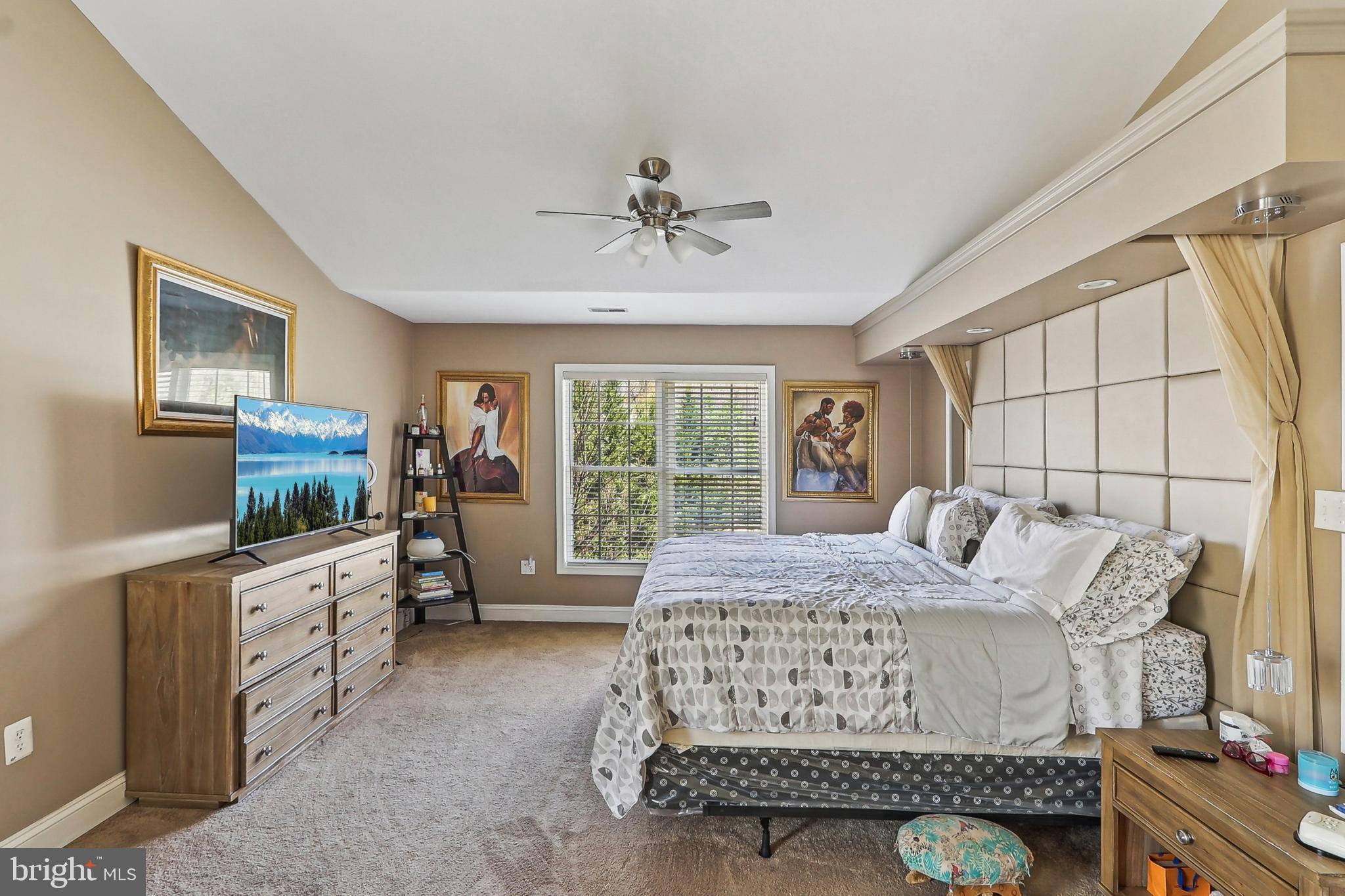 HERITAGE CROSSING - Residential