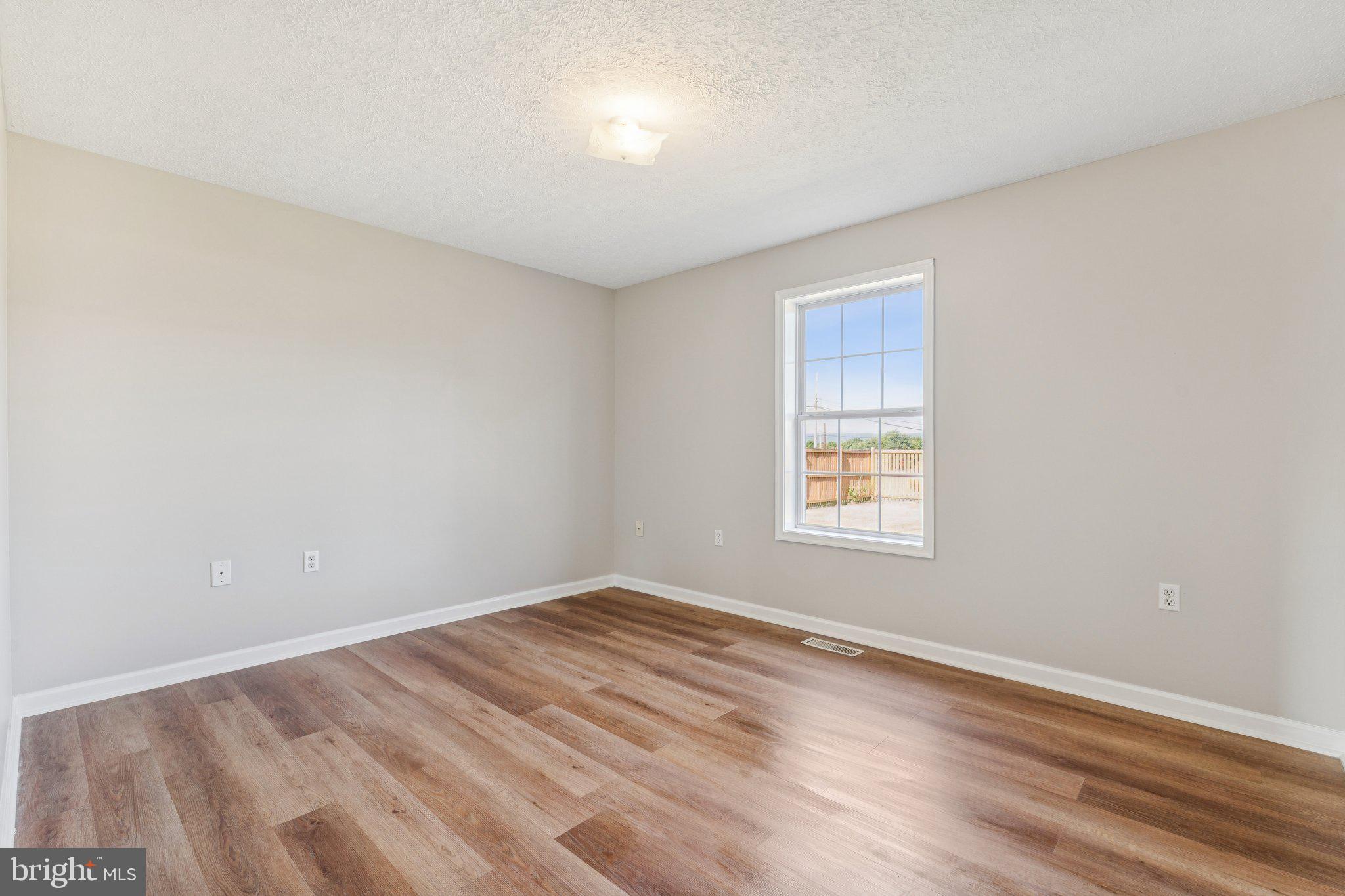 SKY-LIN PARK - Residential