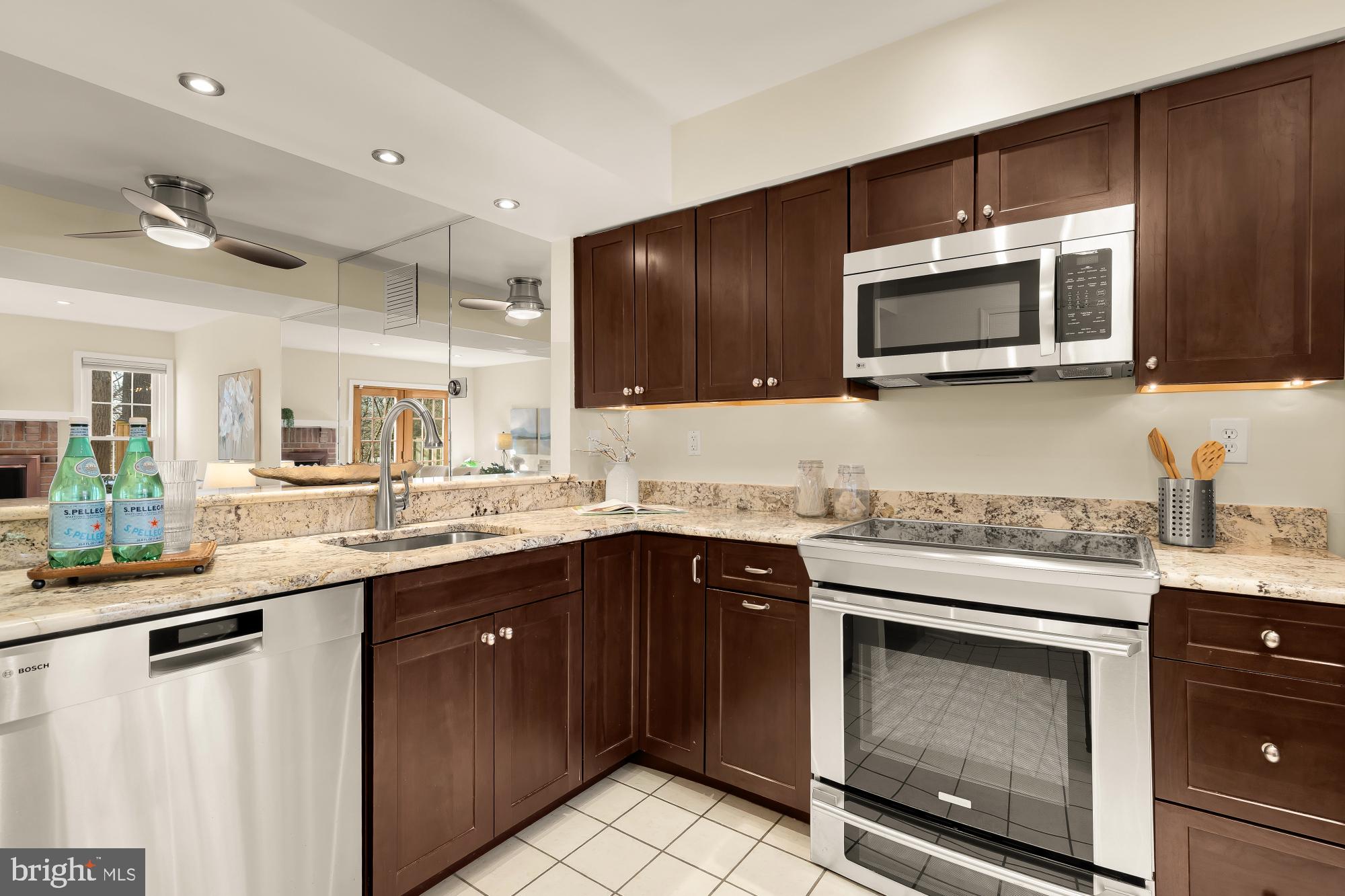 2038 DERBY RIDGE LANE 3-5