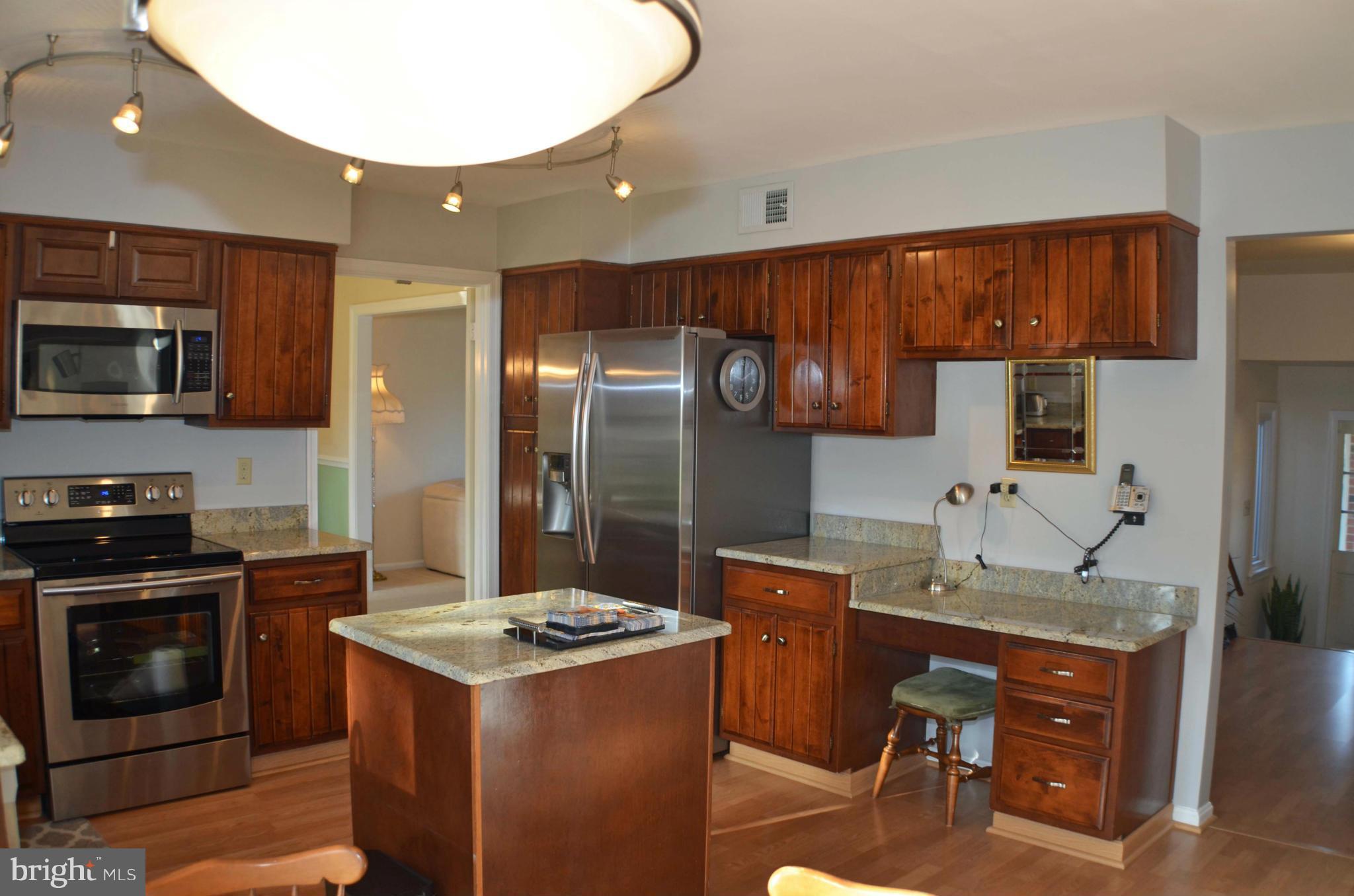 FOX MILL ESTATES - Residential