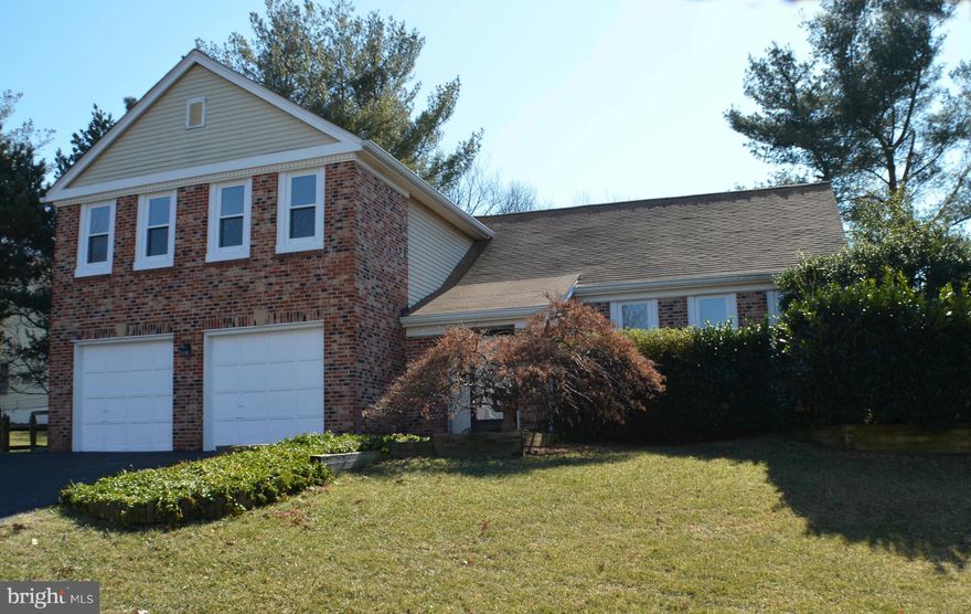 Well-maintained home on a cul de sac street, offers 4 levels, updated kitchen w/granite counter tops, center work island, eat in breakfast nook, 22 x 19 family room off the kitchen w/SLG doors to deck & fenced rear yard. 4 bedrooms up, master bedroom w/sep dressing area, WI closet and updated bath with jetted tub. LL is finished w/ recreation room & large storage room. 3 miles to Metro silver line