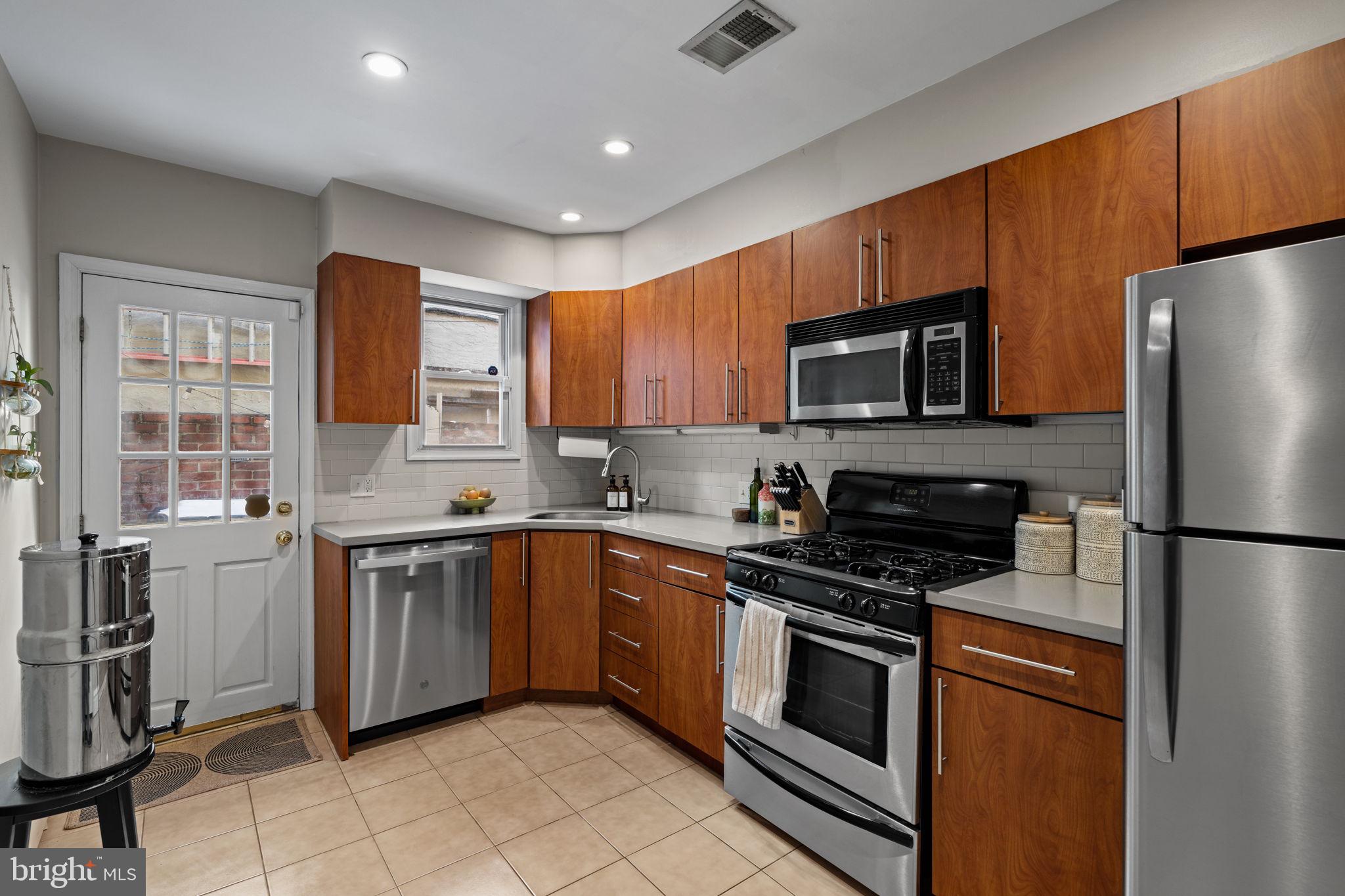 PASSYUNK SQUARE - Residential