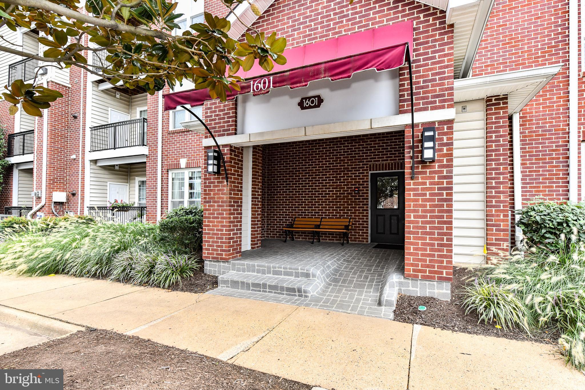 GATES OF MCLEAN - Residential Lease