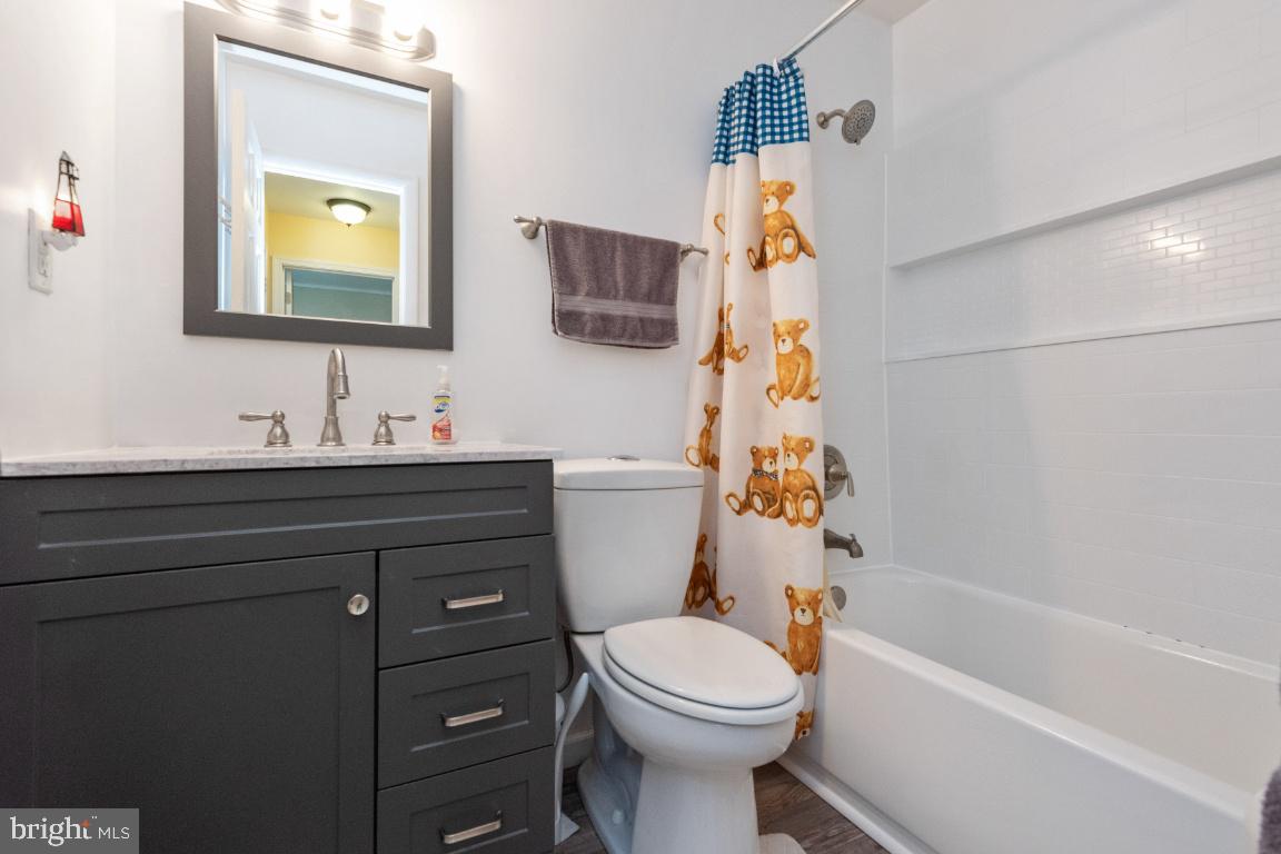 ROMANCOKE ON THE BAY - Residential