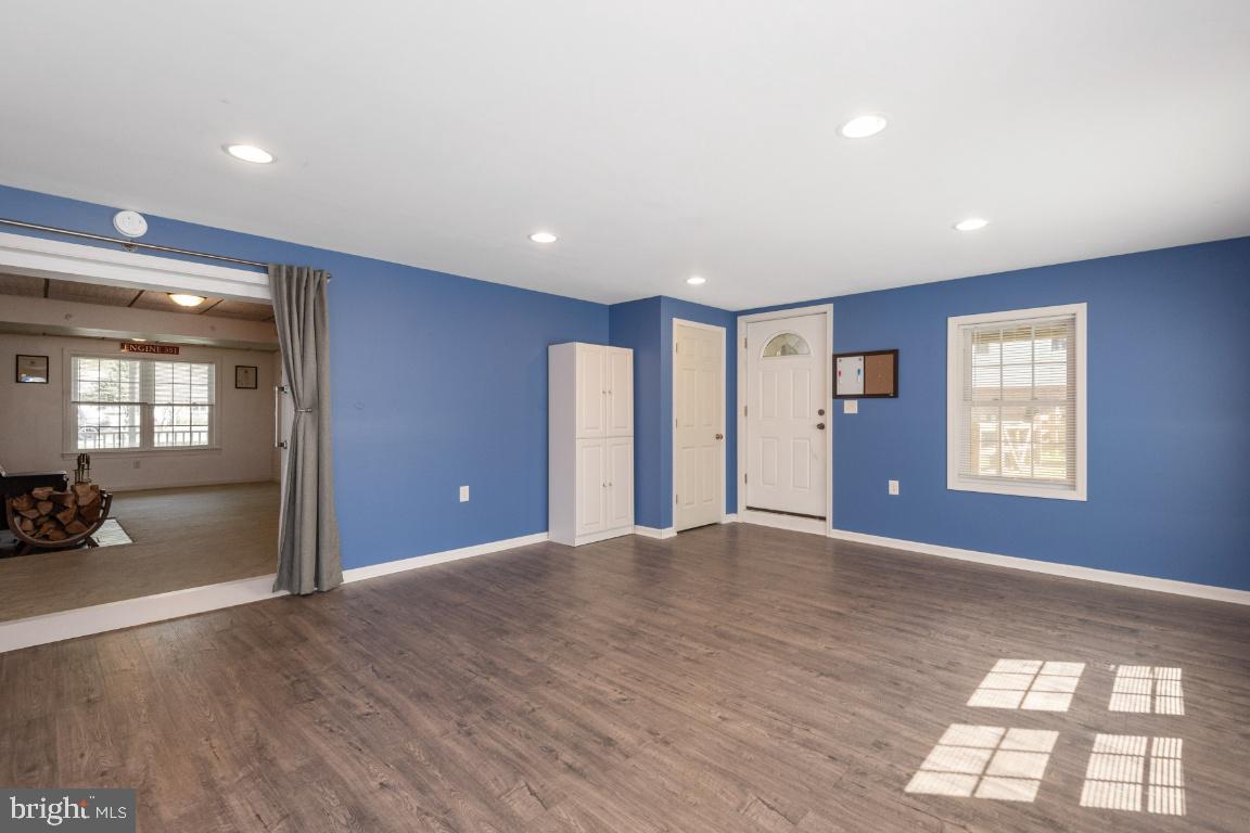 ROMANCOKE ON THE BAY - Residential