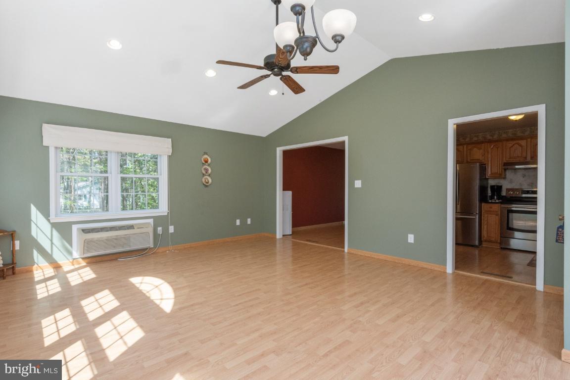 ROMANCOKE ON THE BAY - Residential