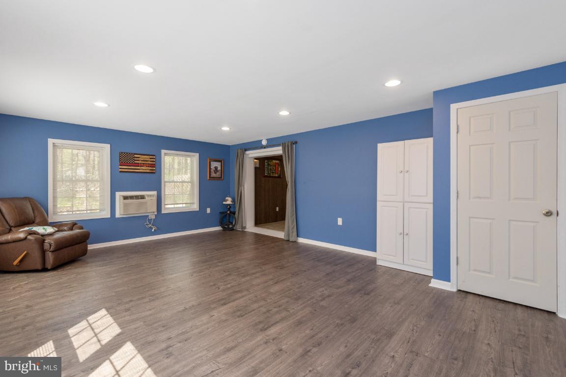 ROMANCOKE ON THE BAY - Residential