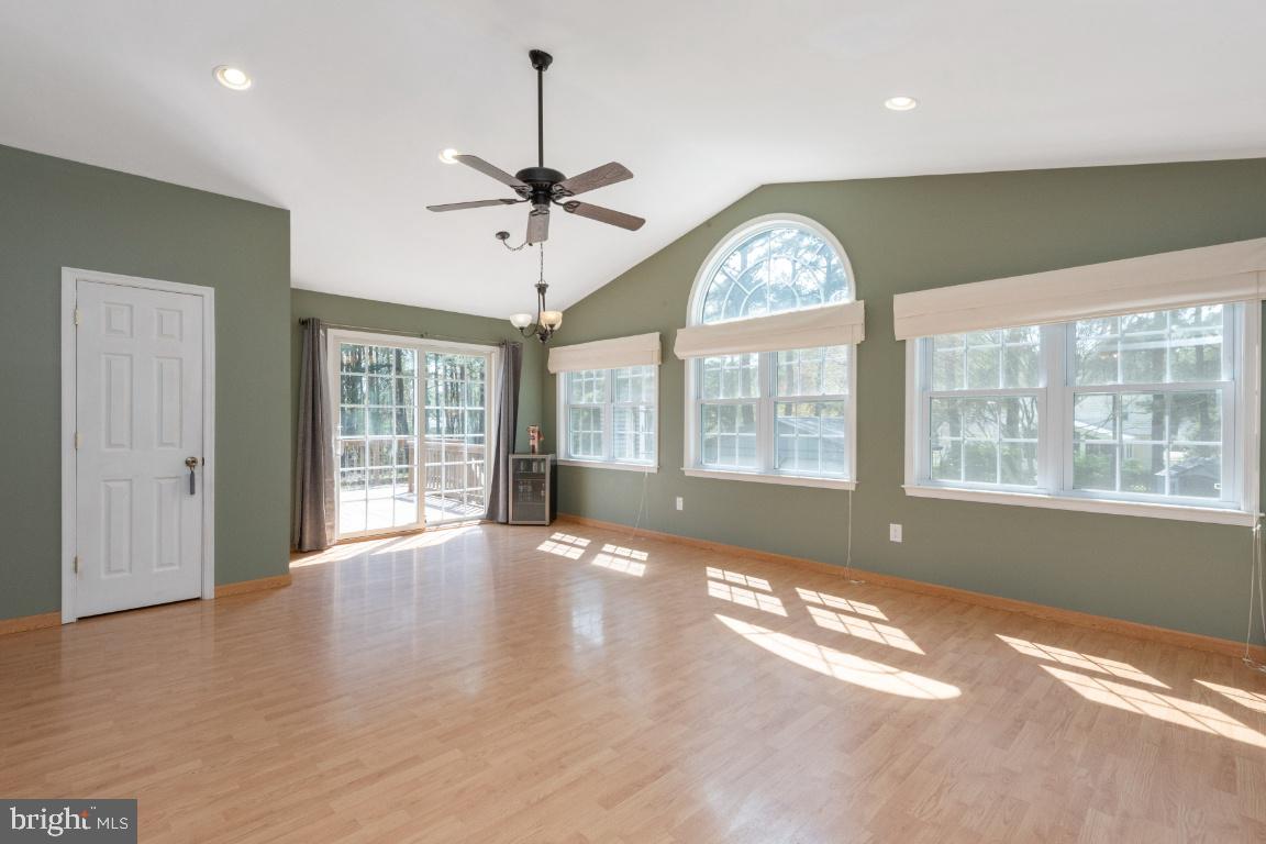 ROMANCOKE ON THE BAY - Residential