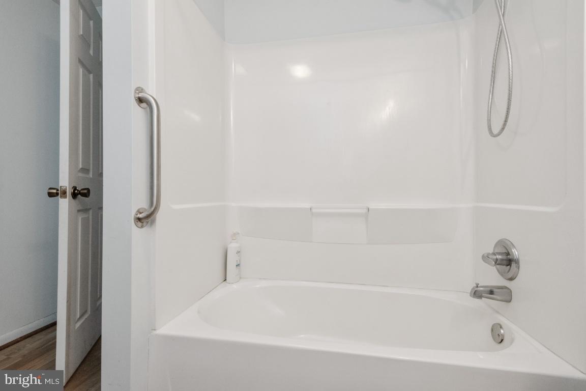 ROMANCOKE ON THE BAY - Residential