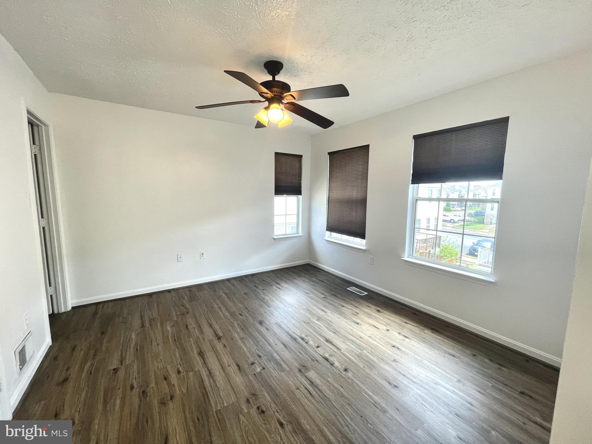 SENTRY RIDGE - Residential Lease