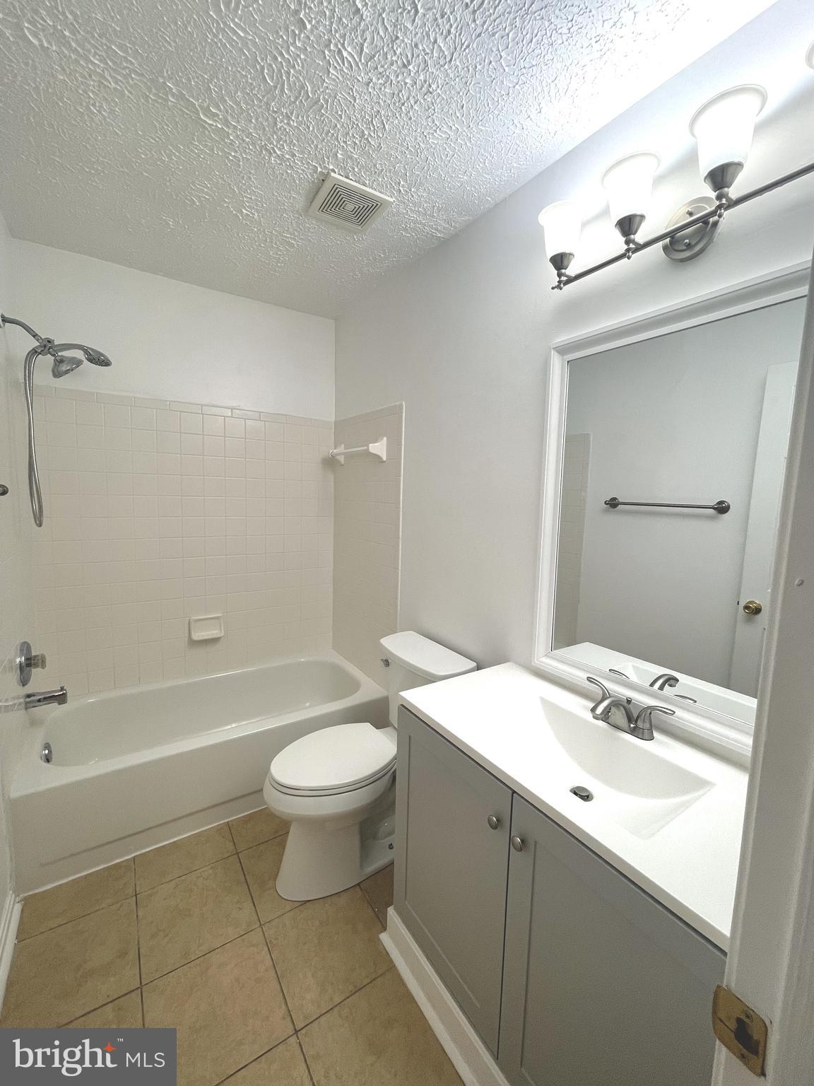 SENTRY RIDGE - Residential Lease