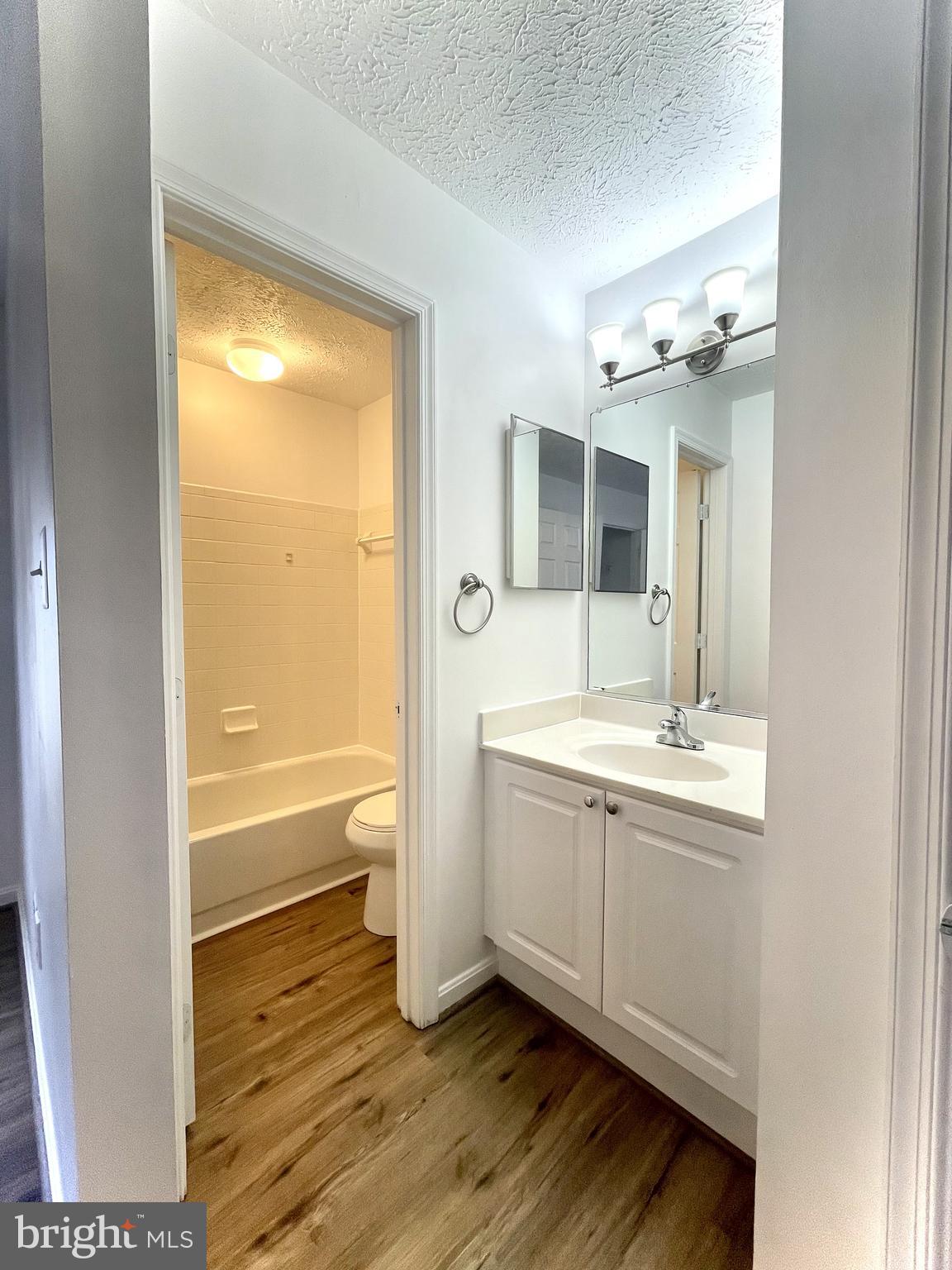 SENTRY RIDGE - Residential Lease