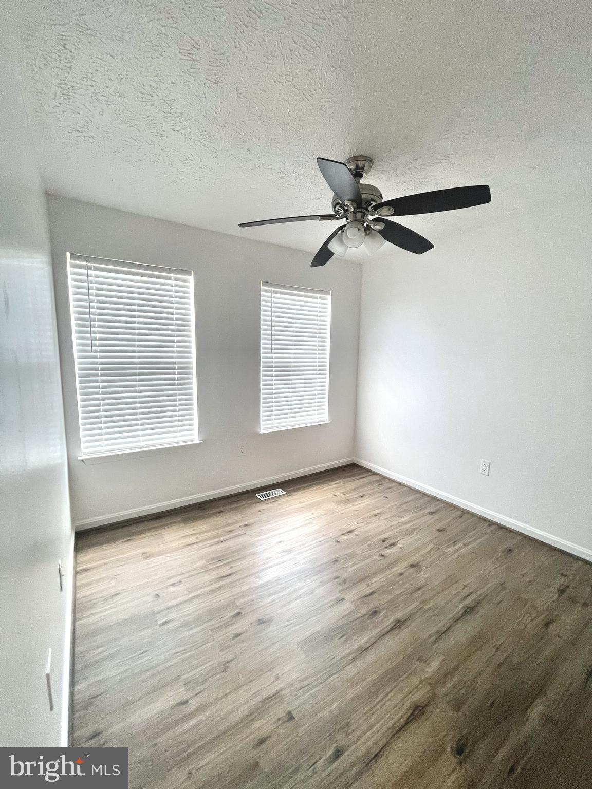 SENTRY RIDGE - Residential Lease