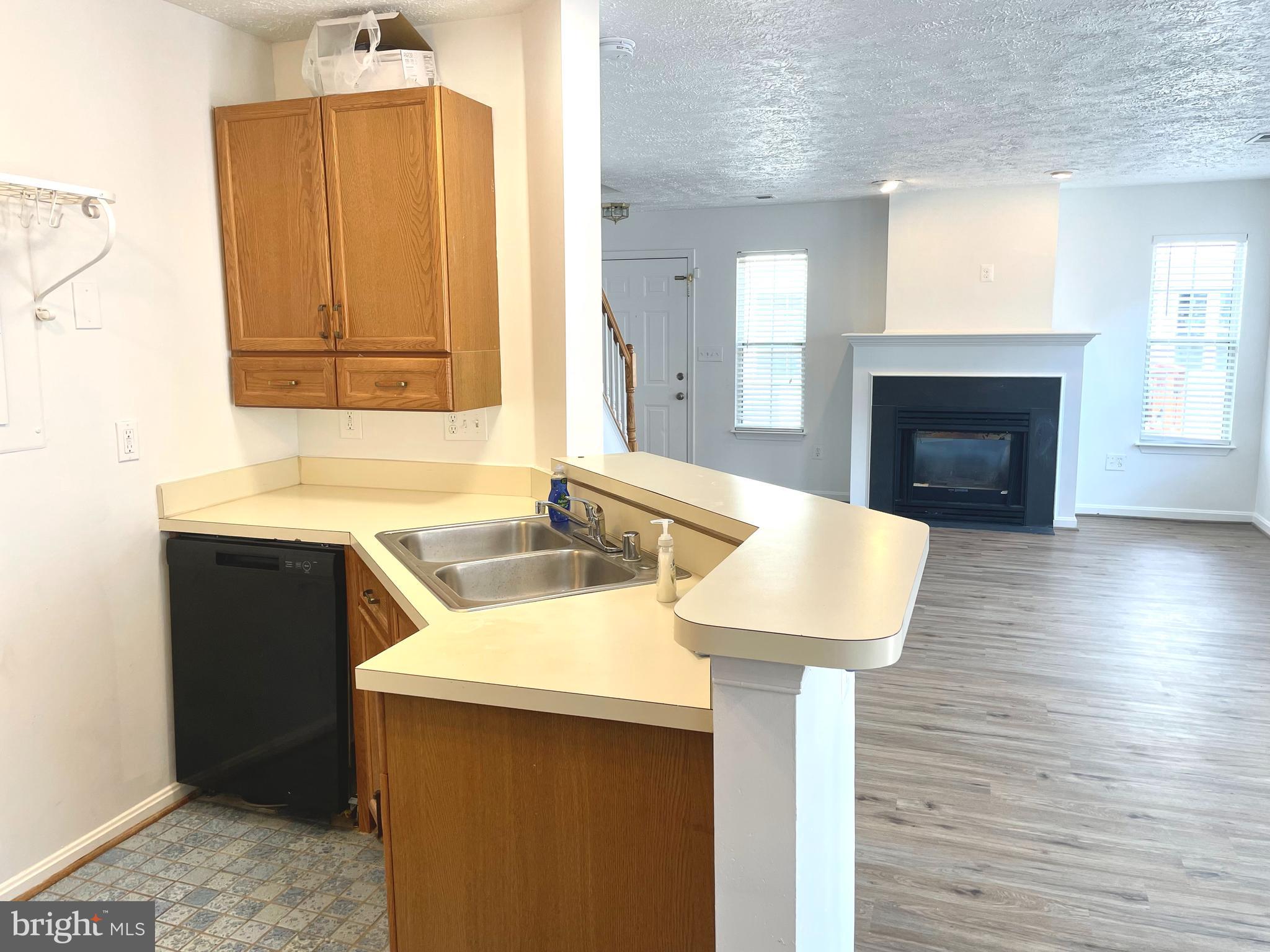 SENTRY RIDGE - Residential Lease