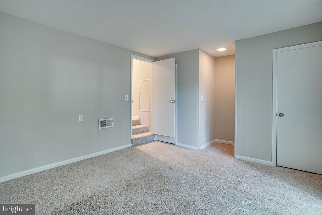 OLD MILL COMMUNITY - Residential Lease