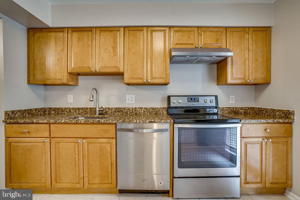 9560 CHERRY OAK COURT