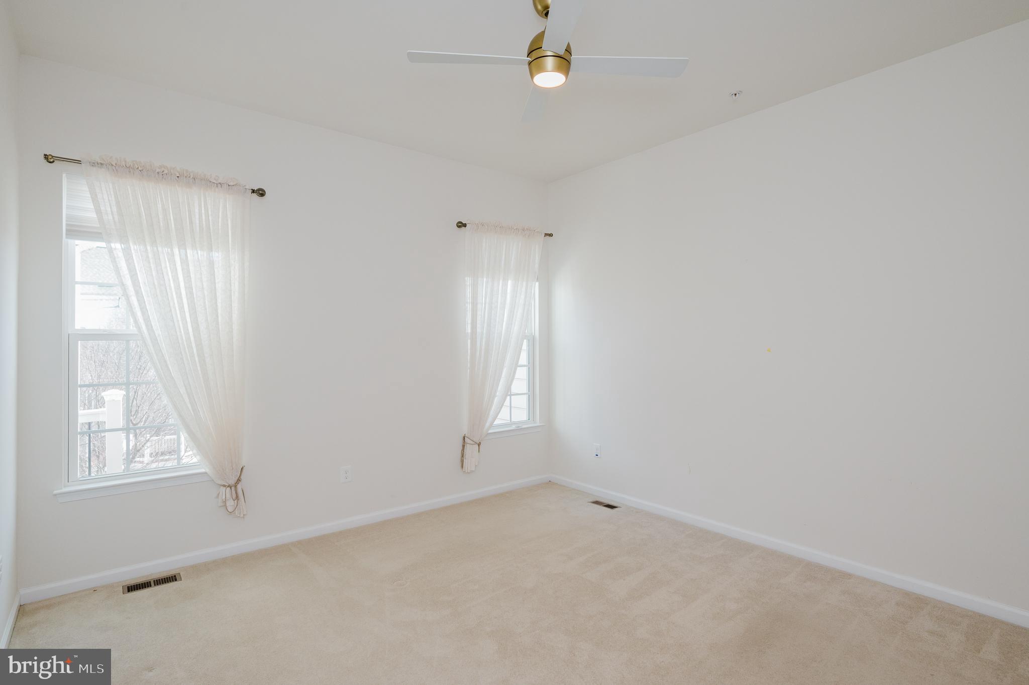 FALLSTON COMMONS - Residential