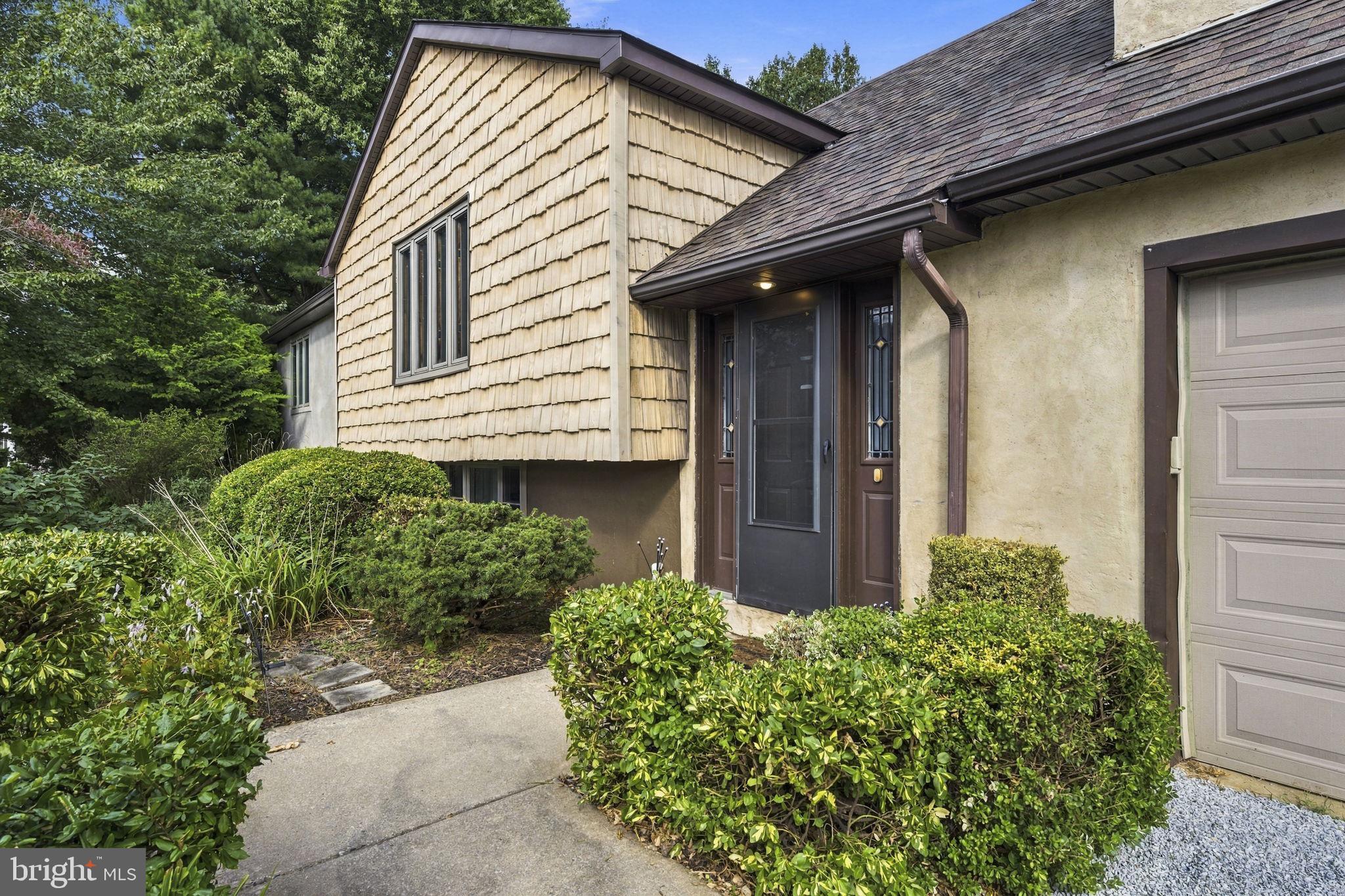 180 COLLEGE CIRCLE