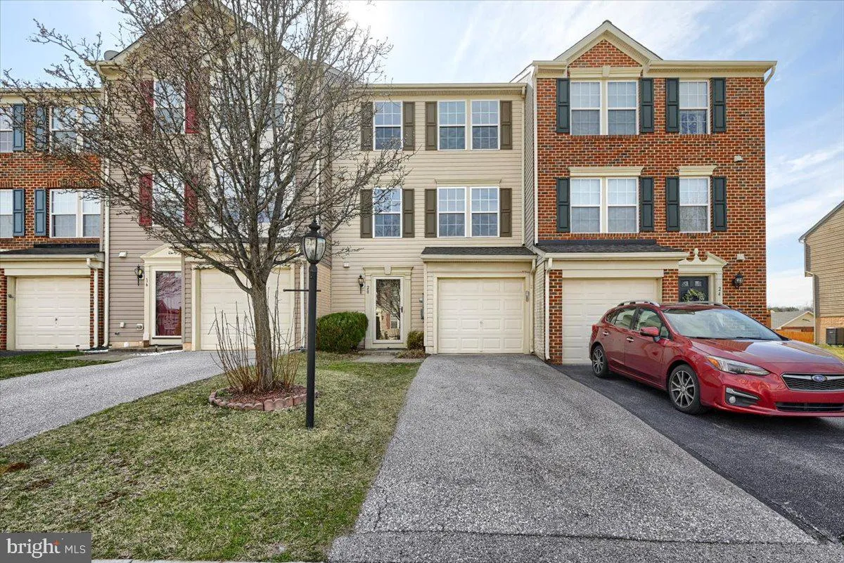Hanover, Pennsylvania 17331, United States, 3 Bedrooms Bedrooms, ,4 BathroomsBathrooms,Residential,Active,95568