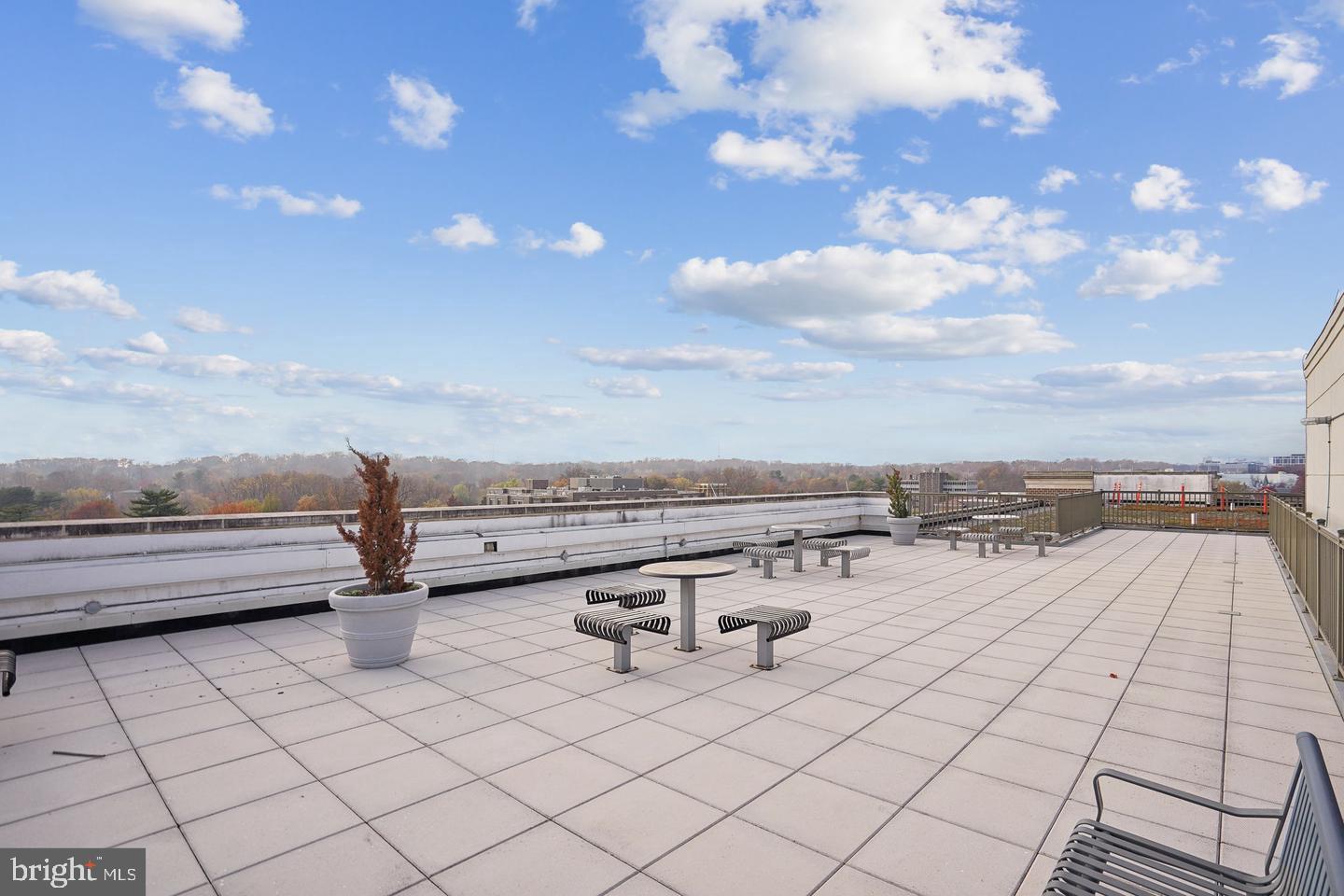 SPECTRUM CONDO - Residential