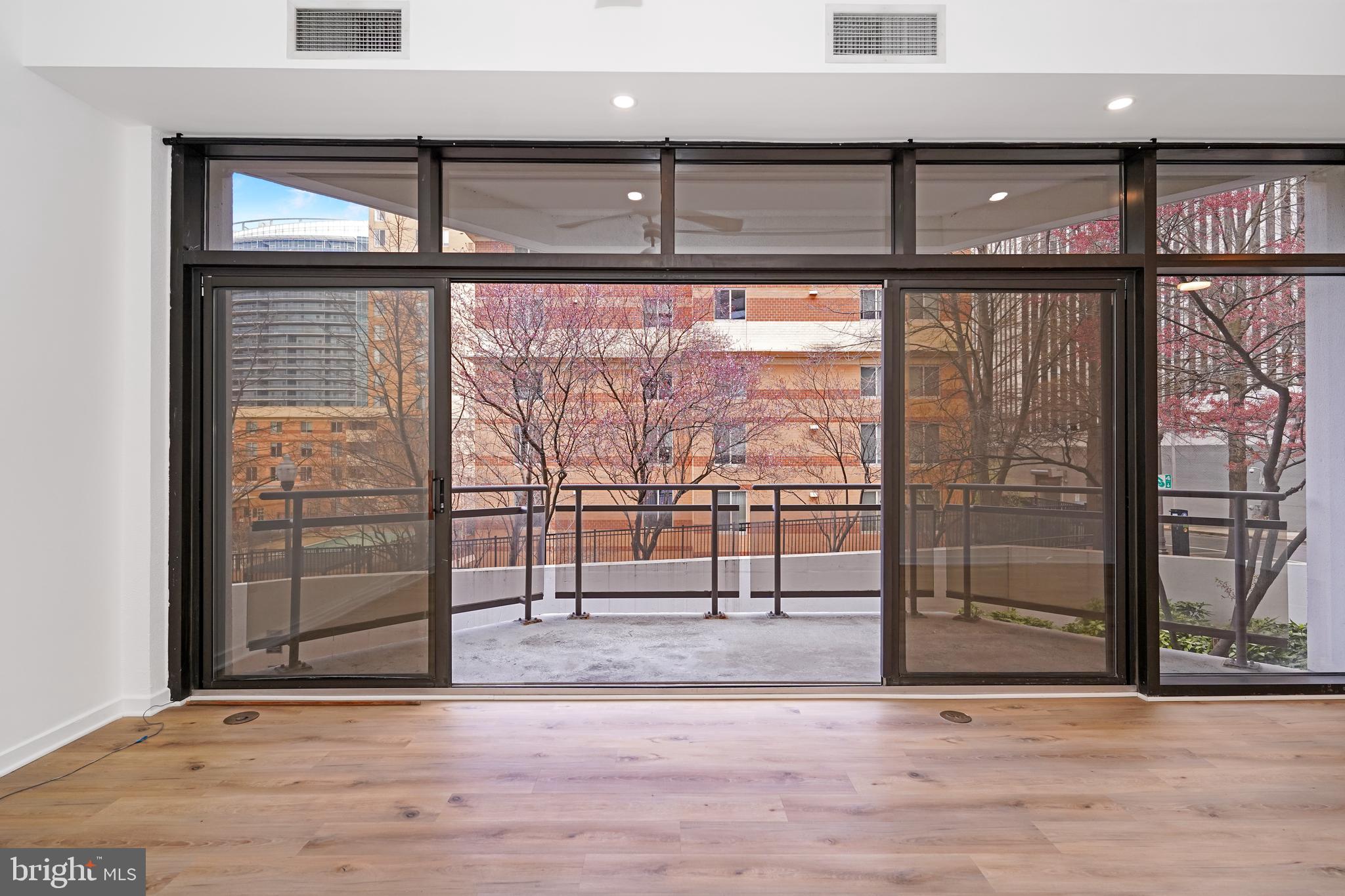 ARLINGTON - Residential