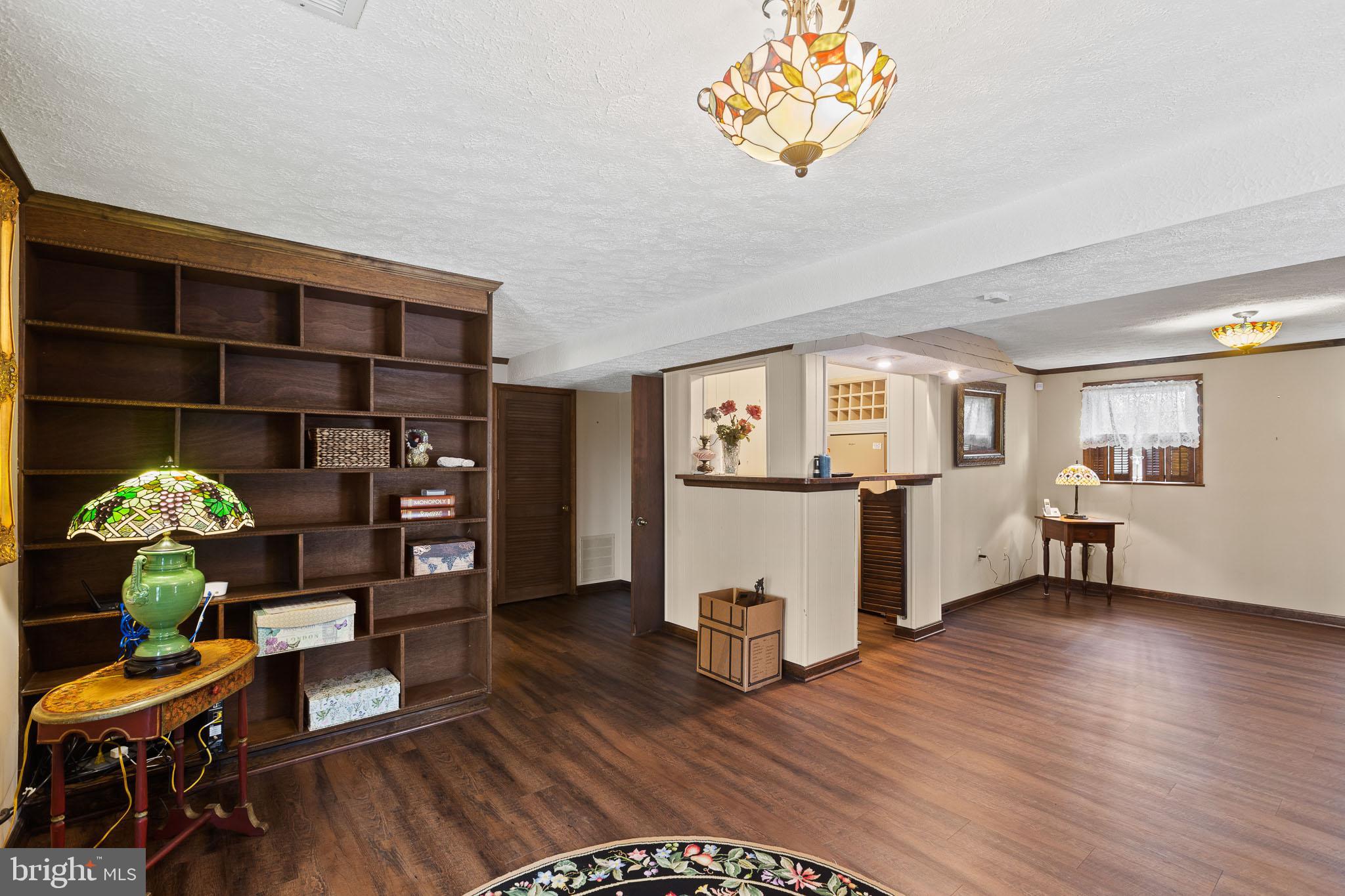 RUSTIC HILLS - Residential