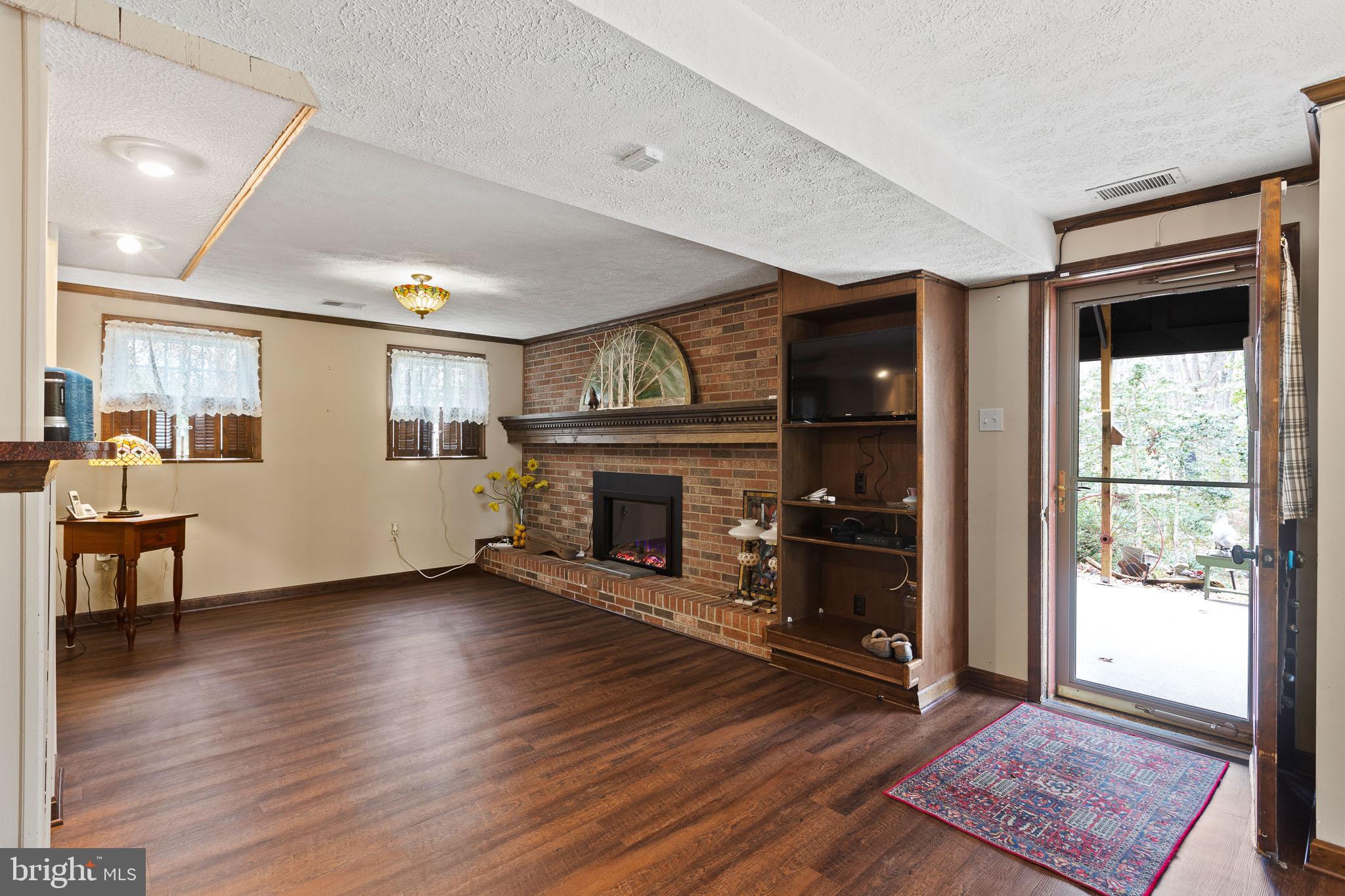 RUSTIC HILLS - Residential