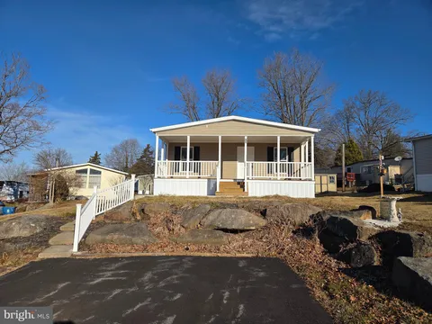 31 Golfview Drive, Quakertown, PA MLS: PABU2114428