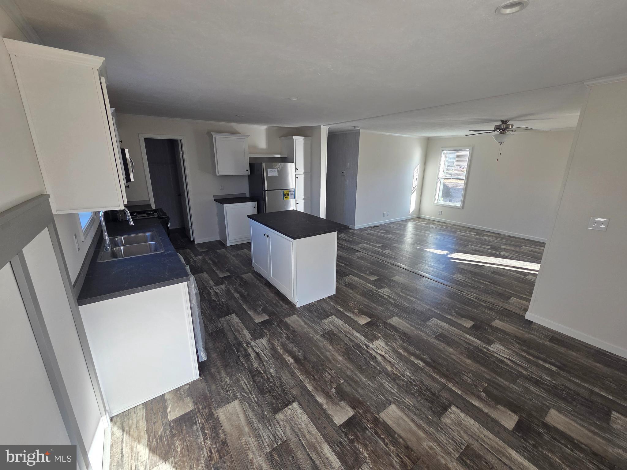 MELODYLAKESCNTRYCLUB - Residential