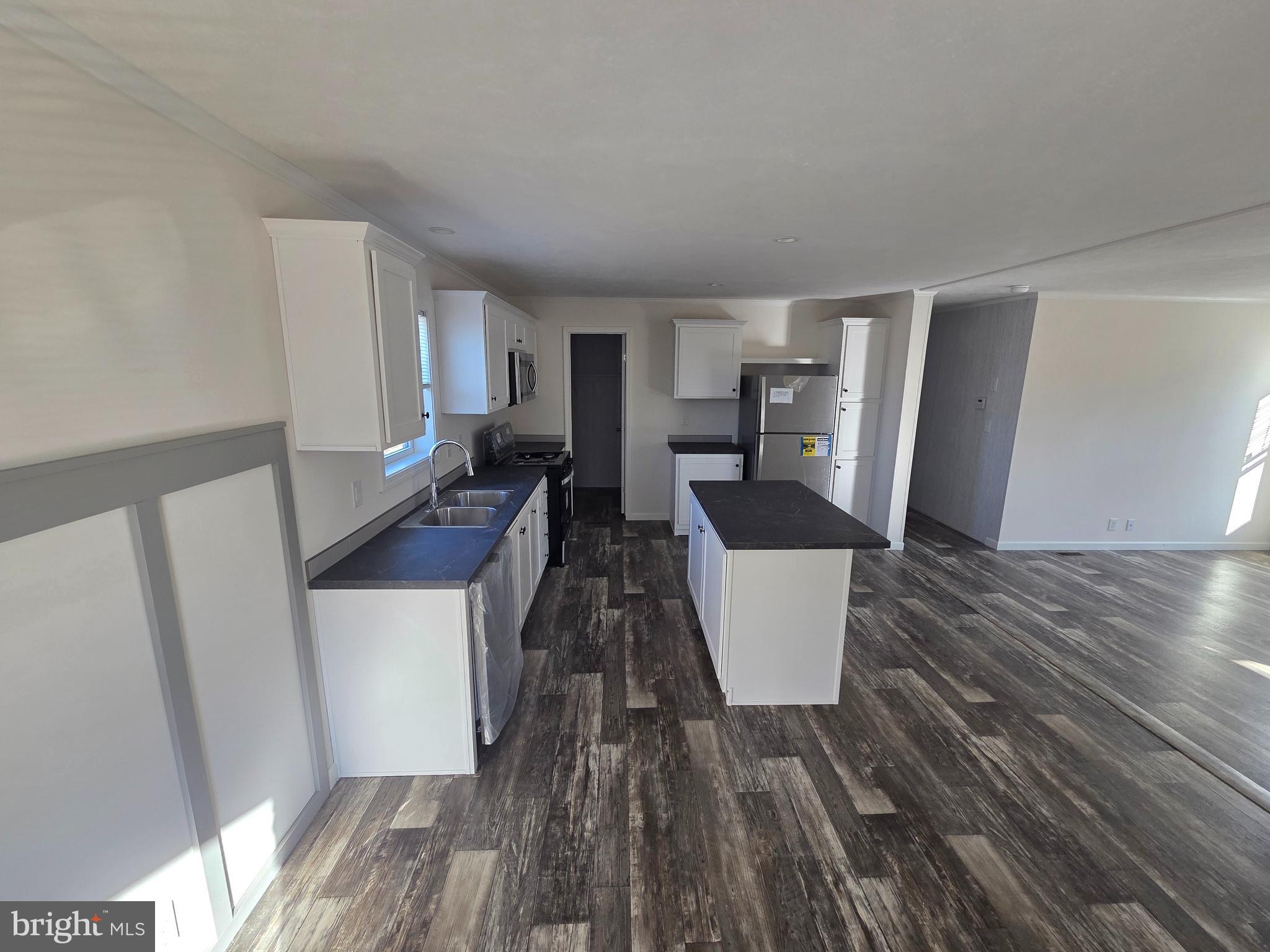 MELODYLAKESCNTRYCLUB - Residential