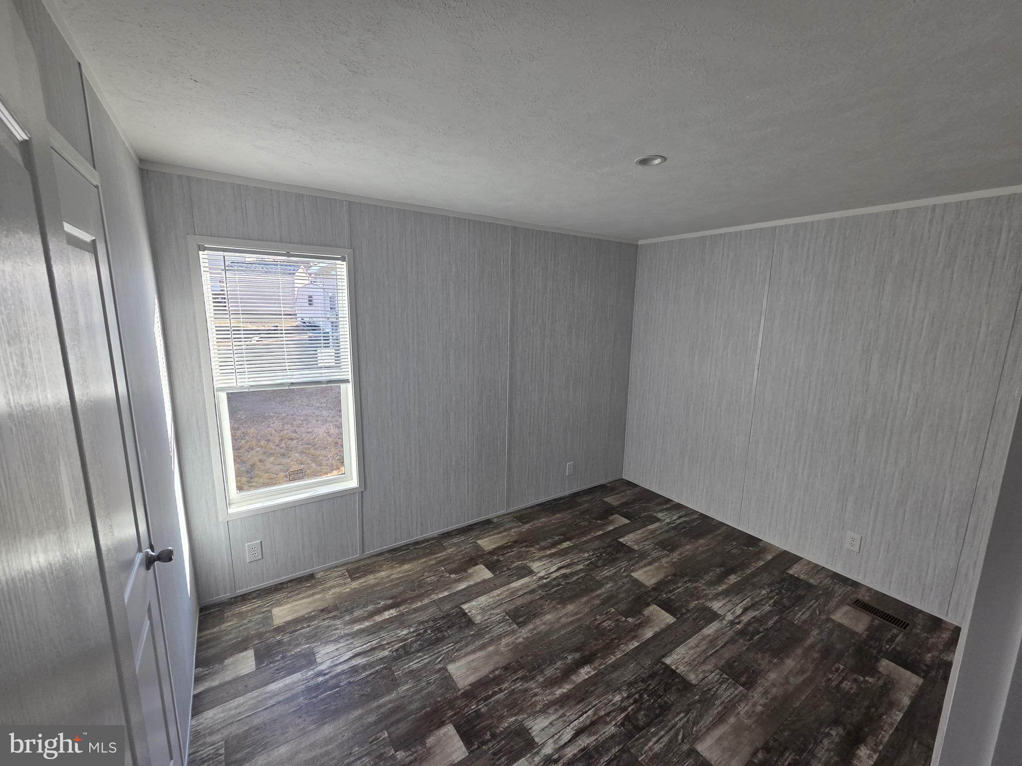 MELODYLAKESCNTRYCLUB - Residential