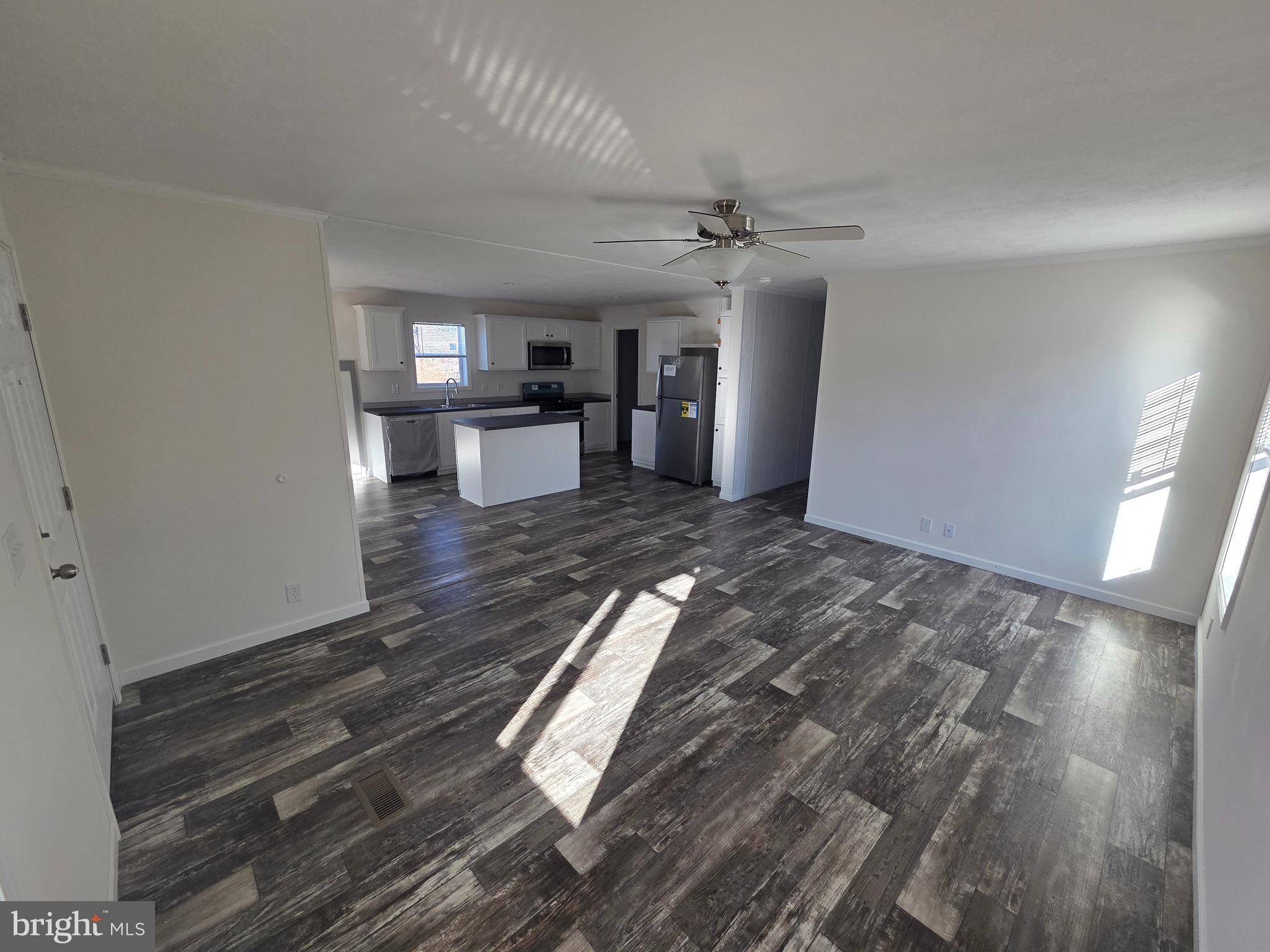 MELODYLAKESCNTRYCLUB - Residential